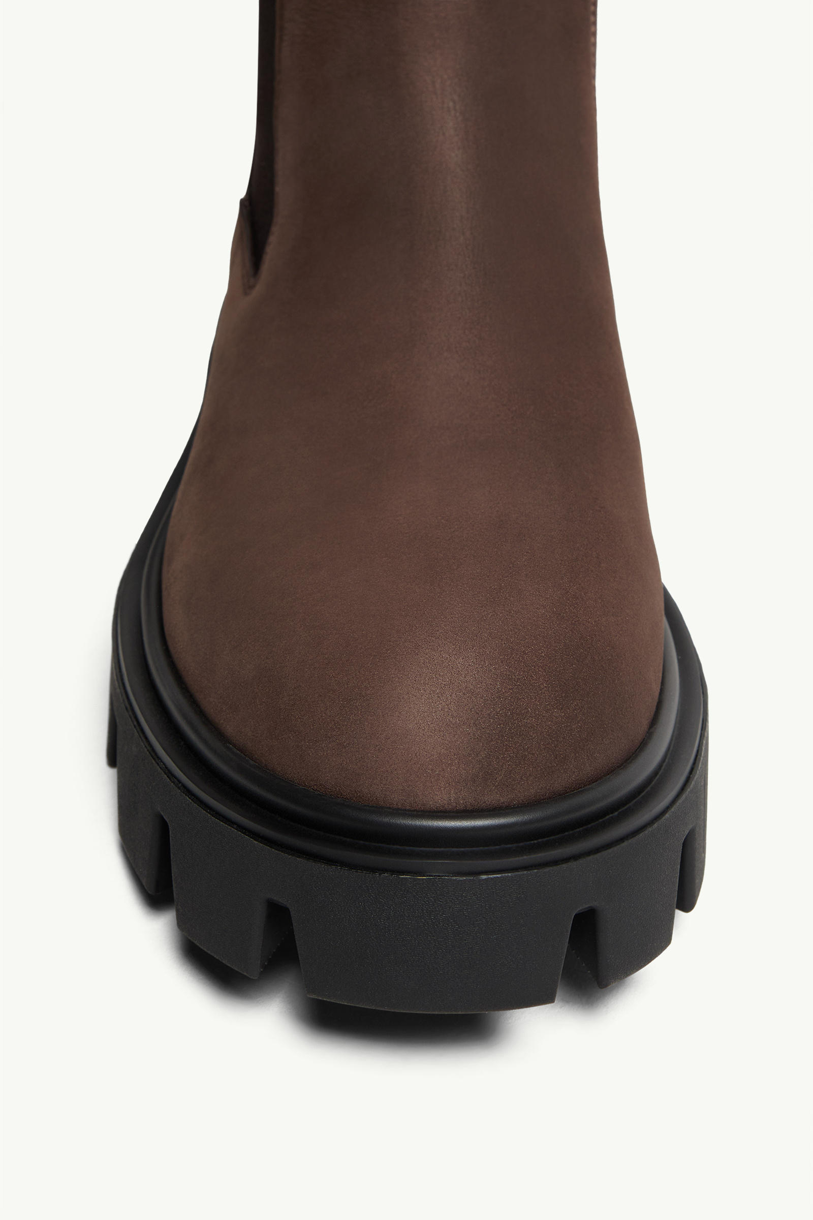 Peak City Nubuck Chelsea Boots Men Brown Moncler 2