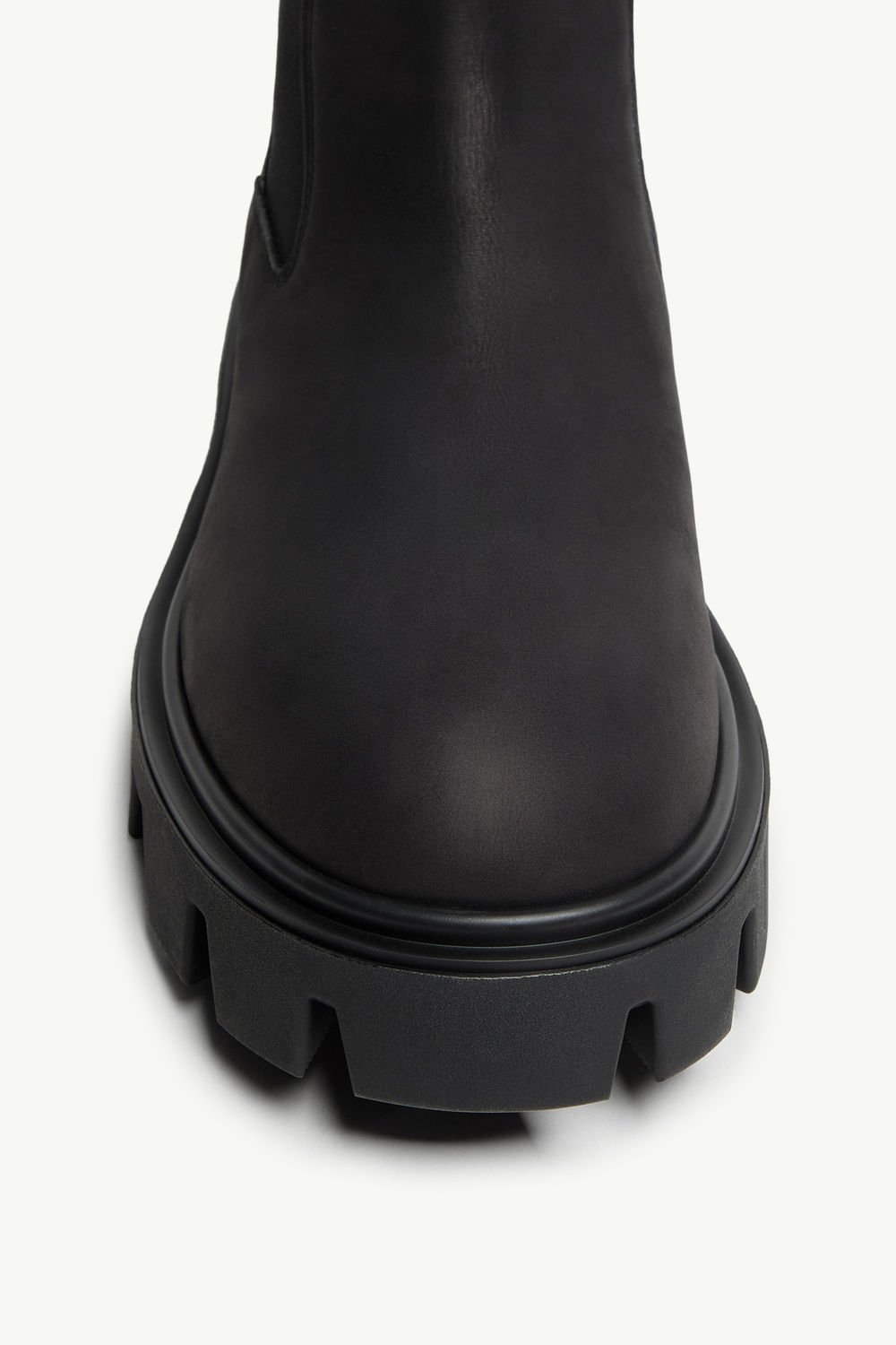 Peak City Nubuck Chelsea Boots Men Black Moncler 2