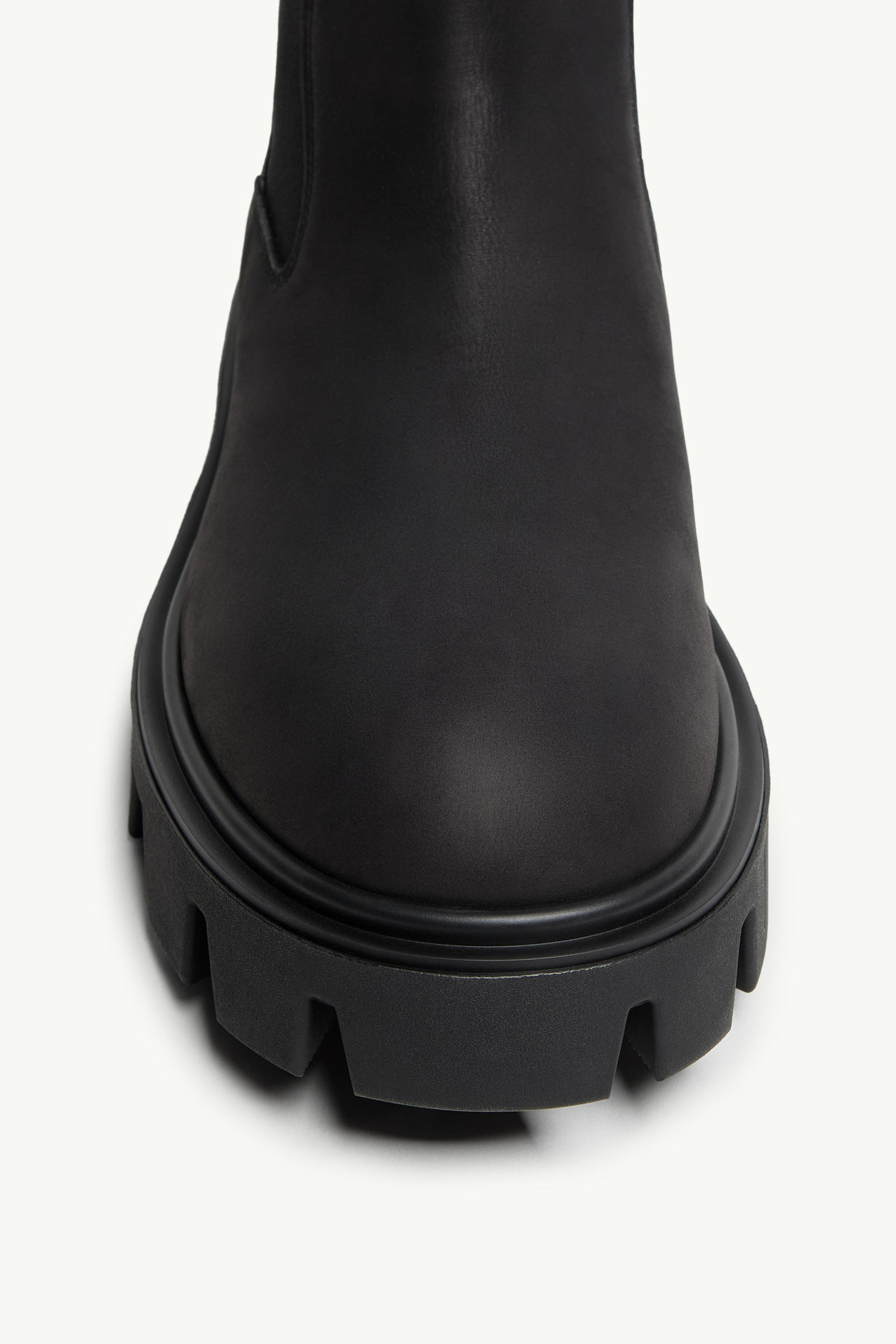 Peak City Nubuck Chelsea Boots Men Black Moncler 2