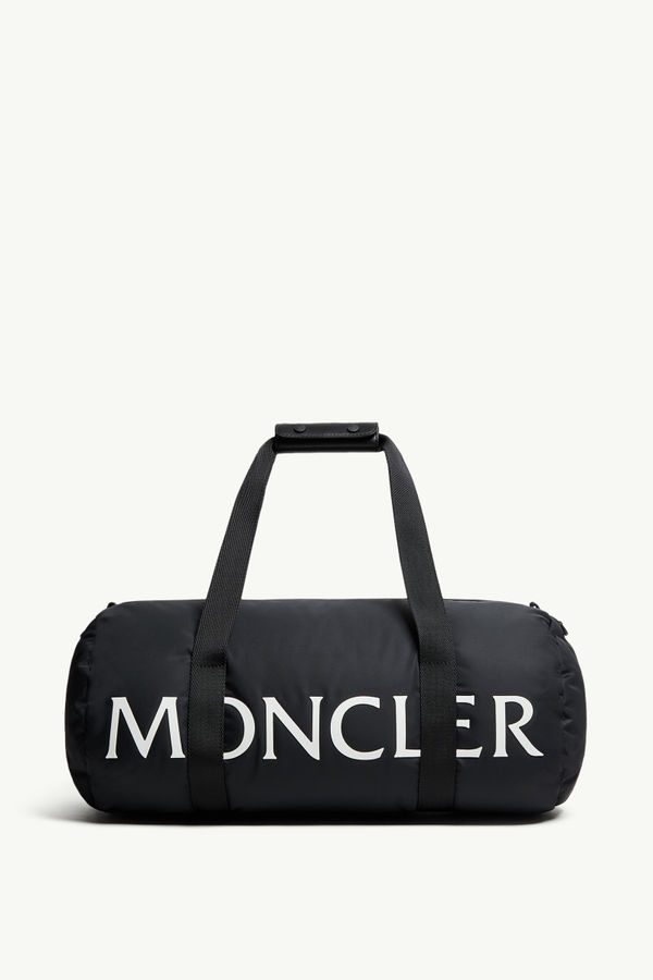 https://moncler-cdn.thron.com/api/v1/content-delivery/shares/dpx6uv/contents/K209A5G00001M7914999_F/image/K209A5G00001M7914999_F
