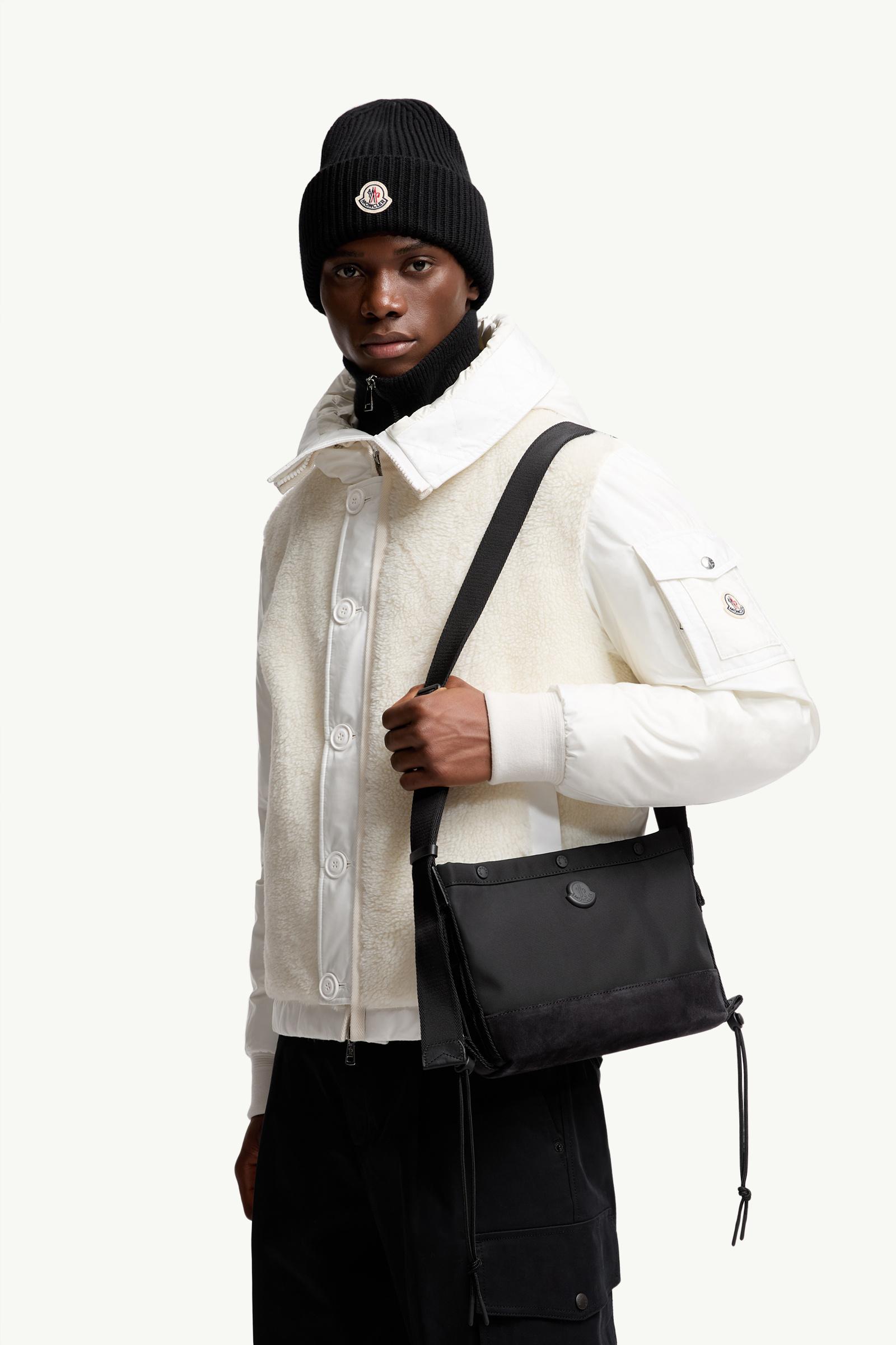 メール便送料無料 MONCLER ショルダーバッグ バーティカル クロス 