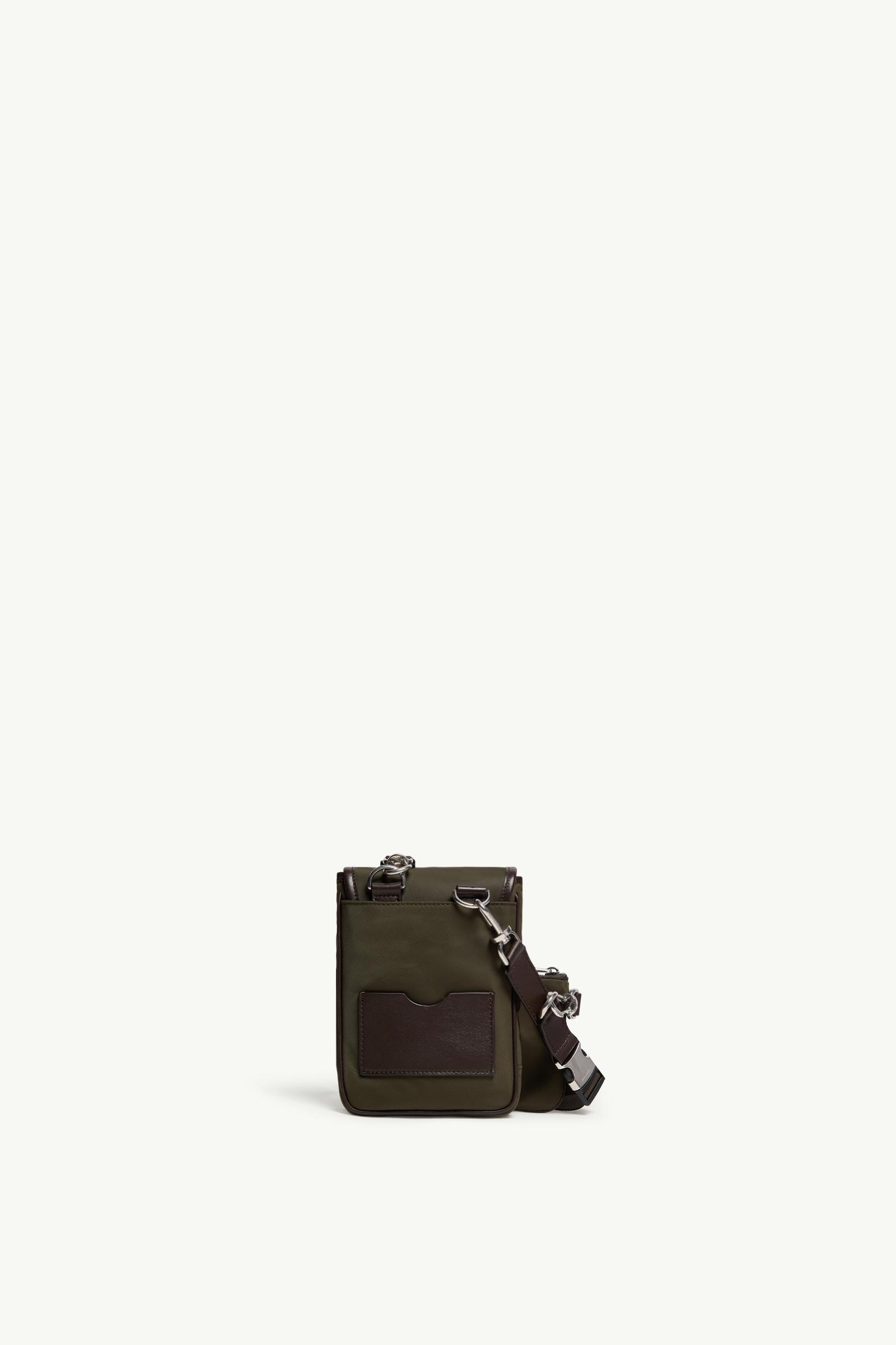 MONCLER ボディバッグ オリーブ色　未使用 オリーブグリーン クロスボディバッグ : バッグ&スモールアクセサリー