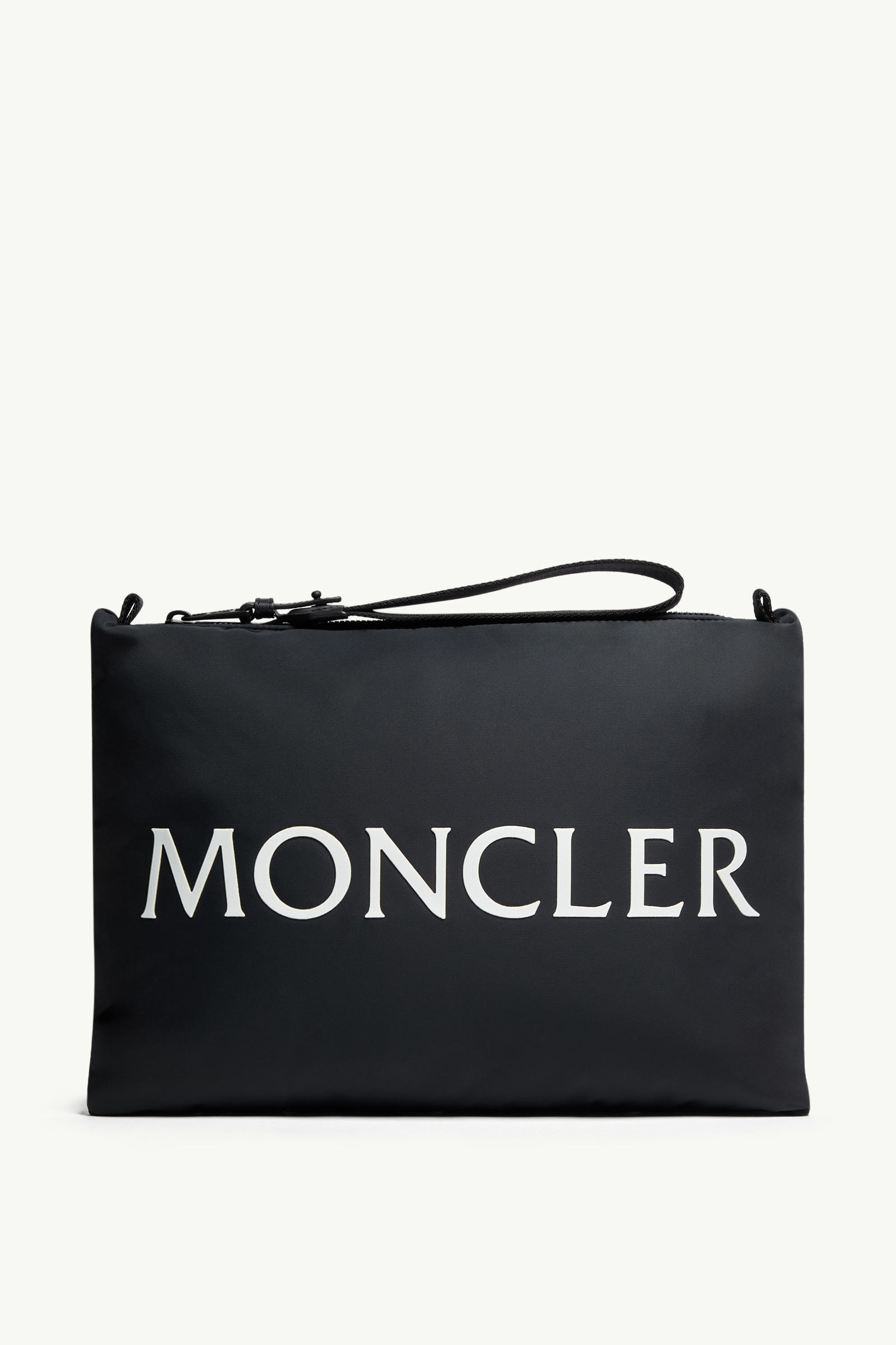 https://moncler-cdn.thron.com/api/v1/content-delivery/shares/dpx6uv/contents/K209A6B00002M7914999_F/image/K209A6B00002M7914999_F