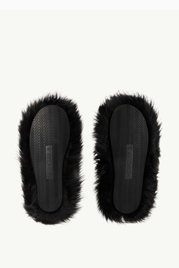 Chaussures plates Snug en shearling Femmes Noir Moncler 5