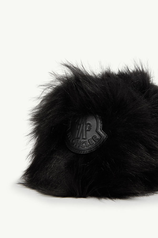 Chaussures plates Snug en shearling Femmes Noir Moncler 7