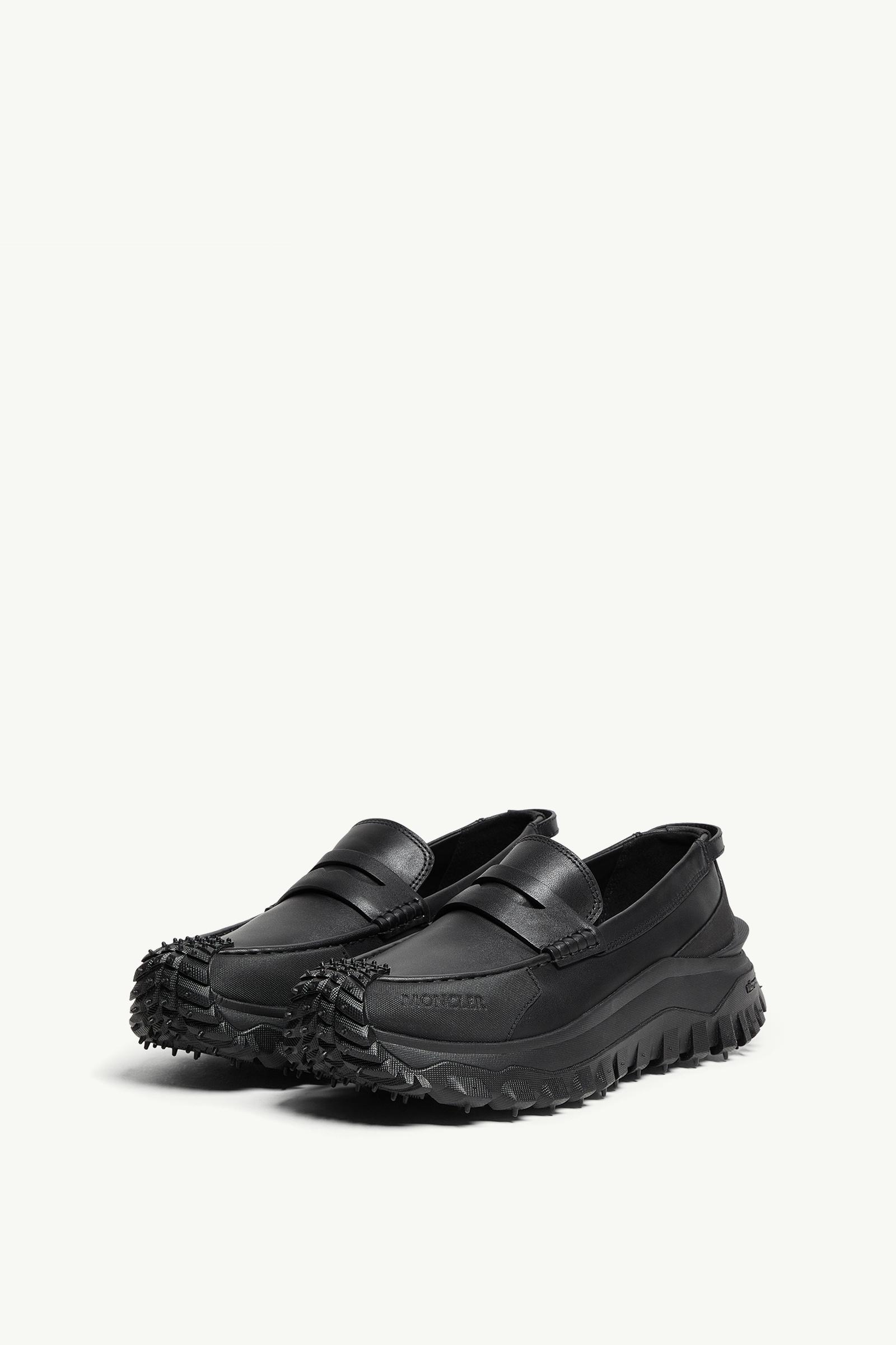 モンクレールフラットシューズ Black Trailgrip Leather Loafers - Sandals & Sliders for Women