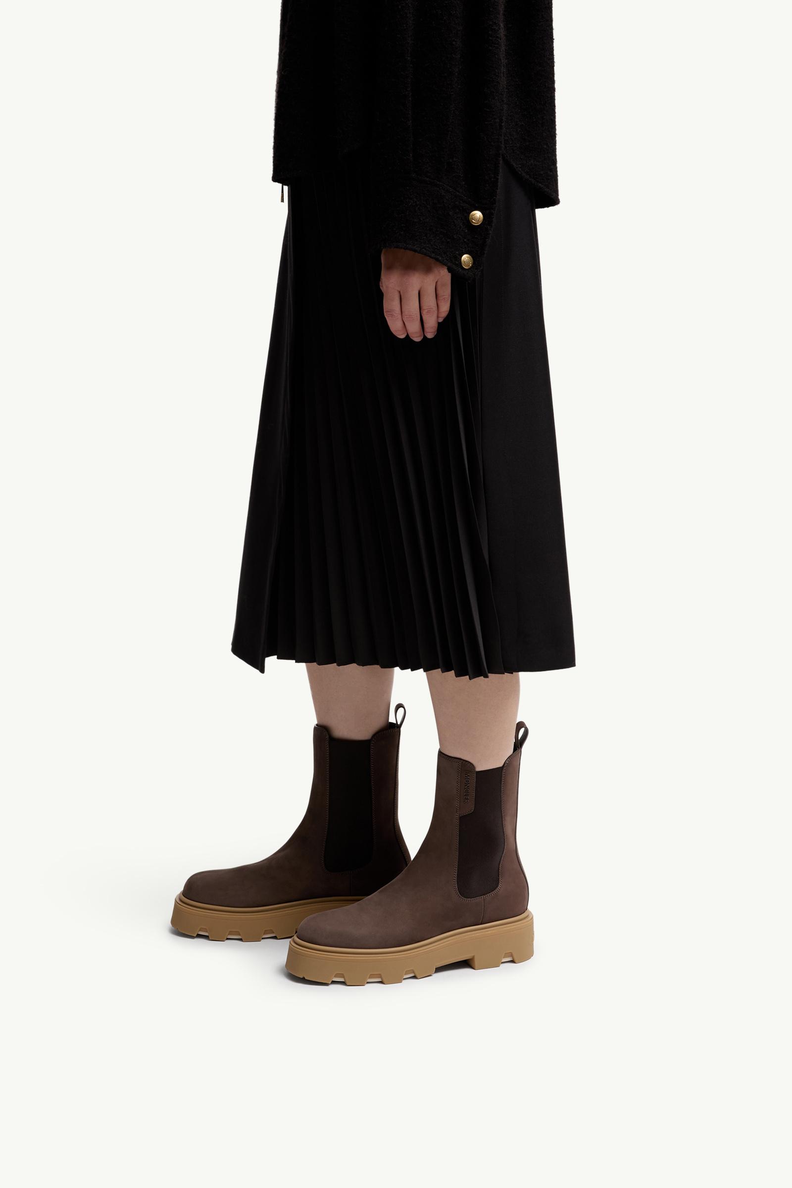 Aurea Nubuck Chelsea Boots Women Brown Moncler 1
