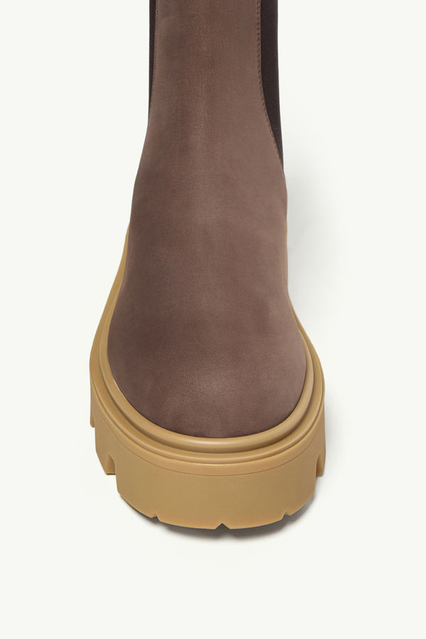 Aurea Nubuck Chelsea Boots Women Brown Moncler 2