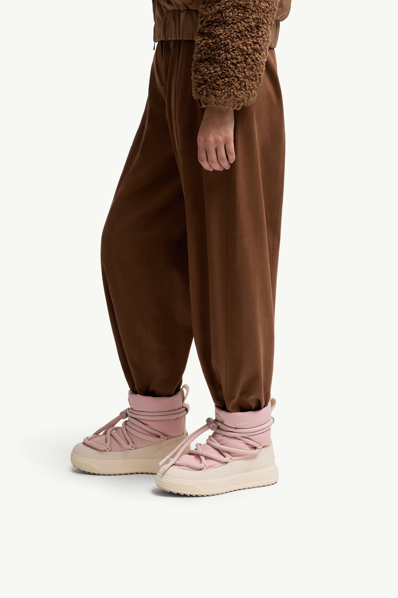 Moncler Altive Mid 스노우 부츠 여성 핑크 Moncler 1