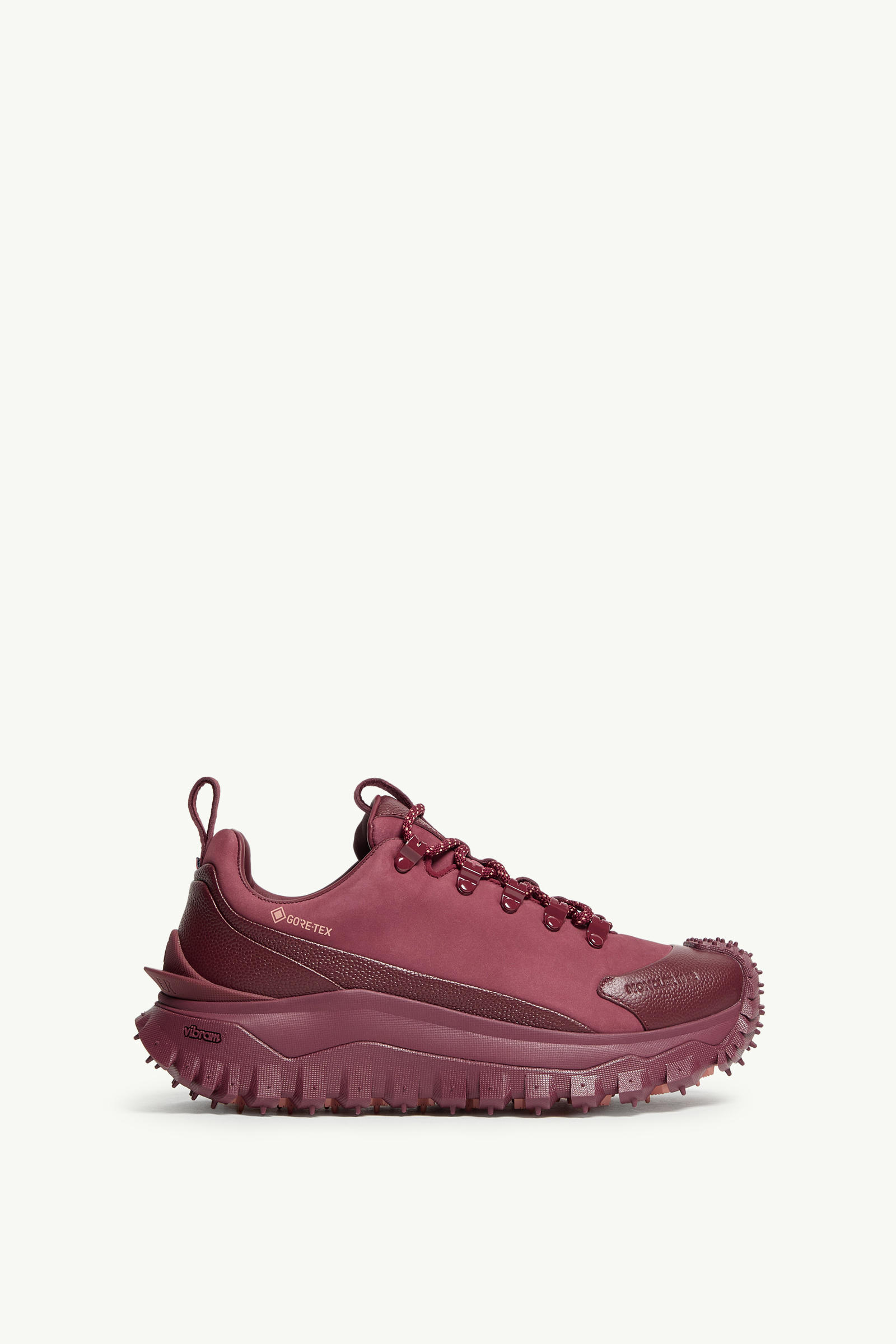 https://moncler-cdn.thron.com/api/v1/content-delivery/shares/dpx6uv/contents/K209B4M00140M7596471_F/image/K209B4M00140M7596471_F