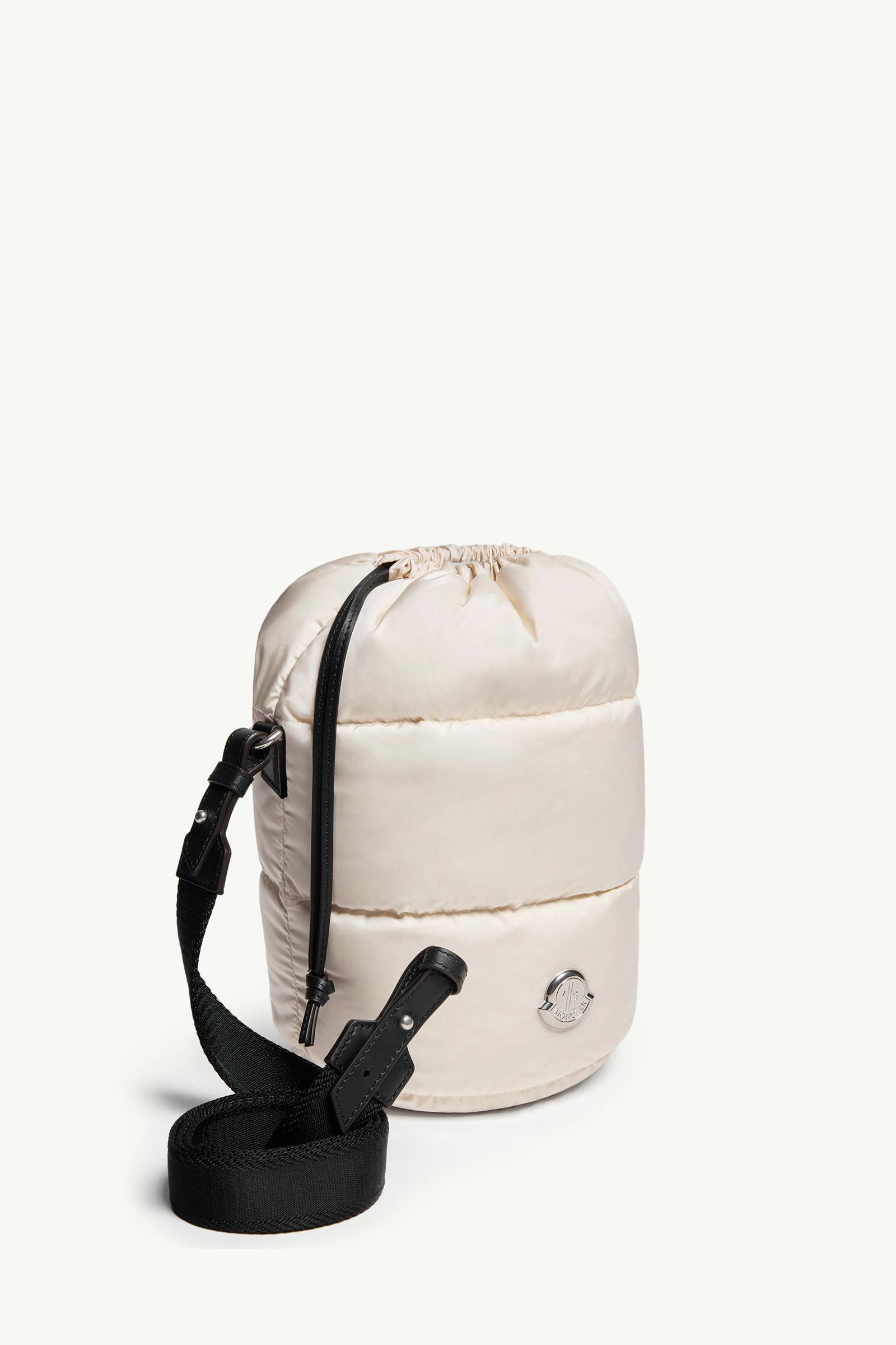 モンクレール♡希少♡ポシェット♡リュック♡肩かけ♡ミニリュック♡ウエストポーチ MONCLER(モンクレール) ショルダーバッグ・ポシェット