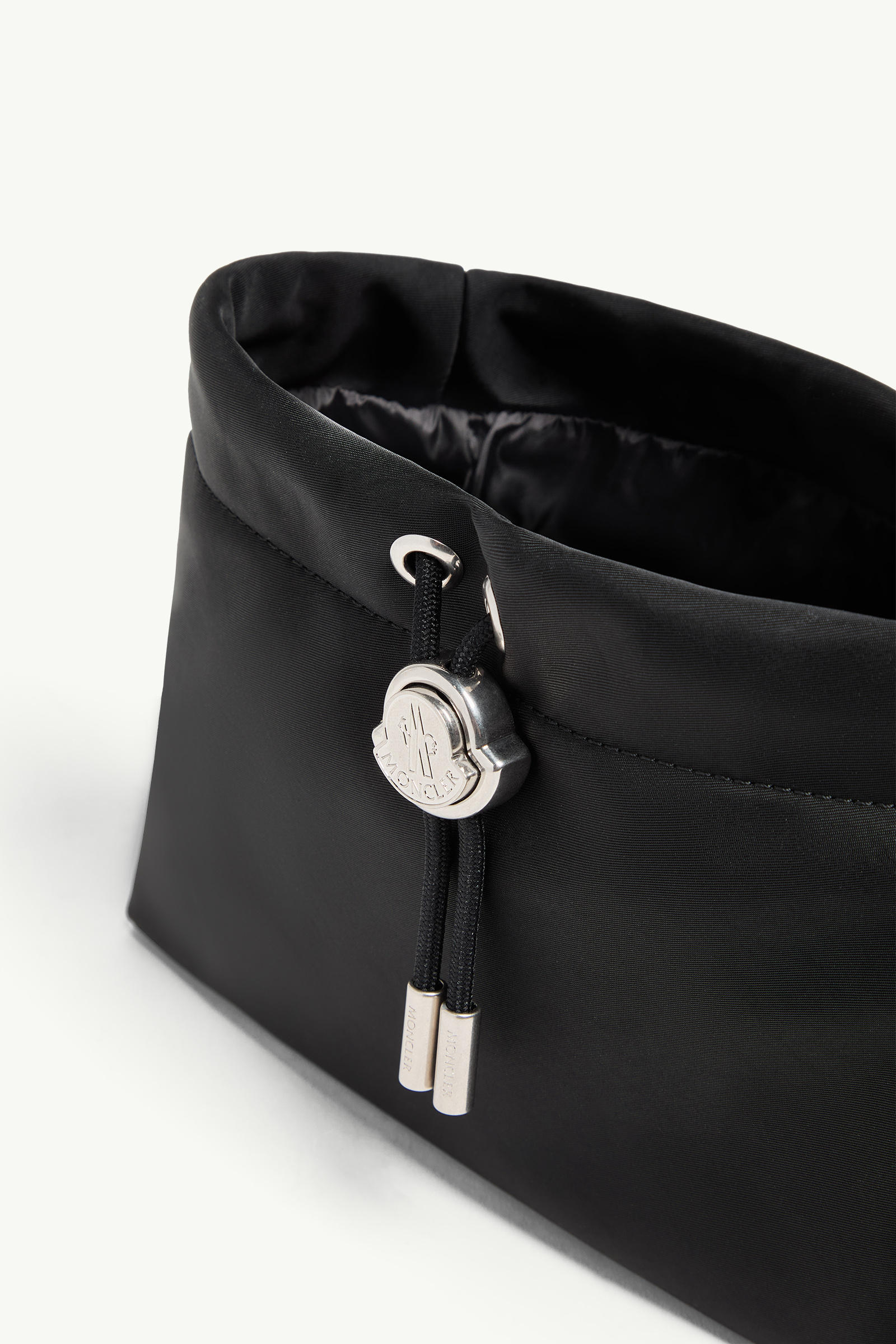Trick Water-Repellent Pouch Gender Neutral Black Moncler 4