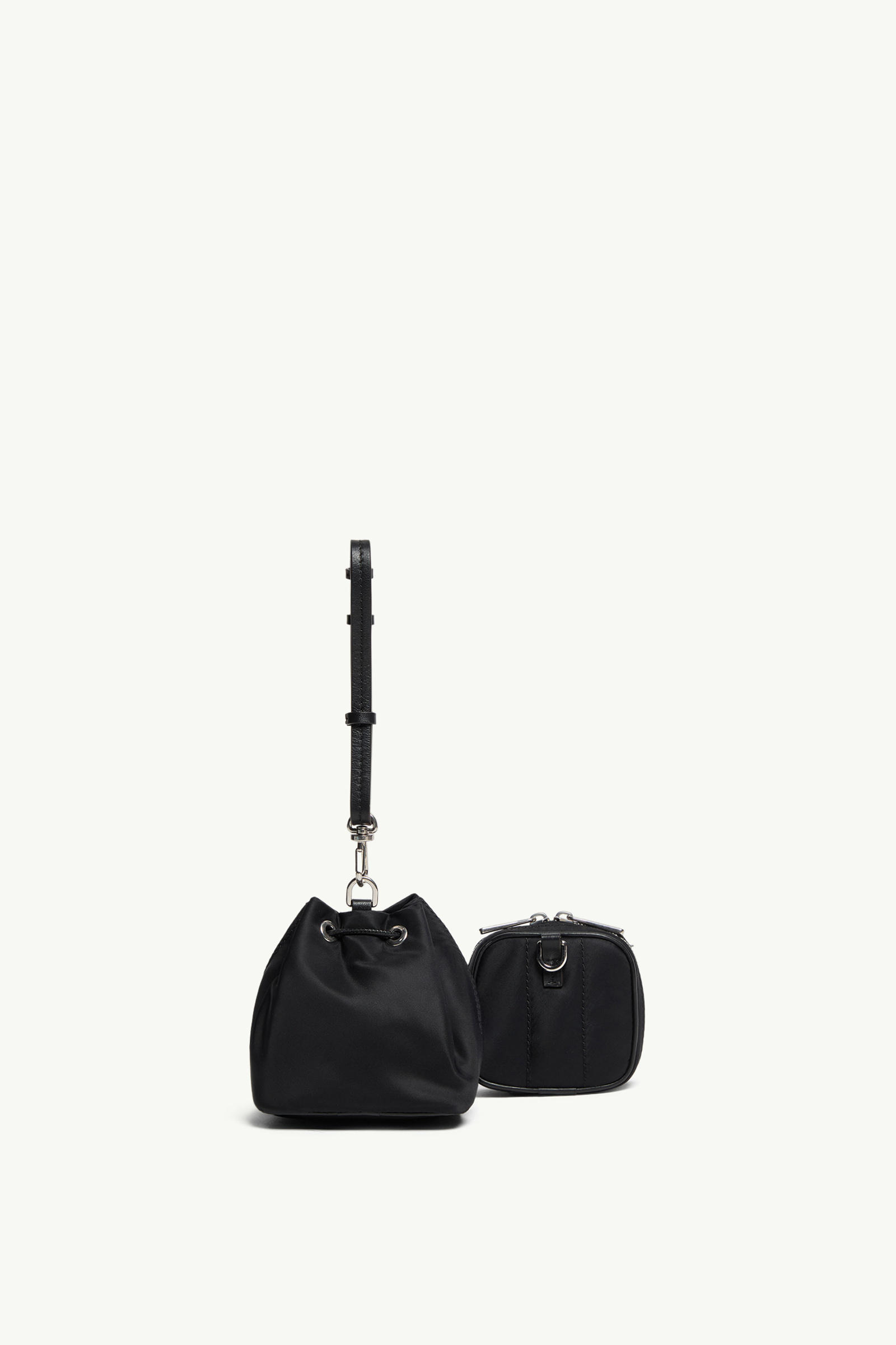 ポーチ レディース ブラック Moncler 3