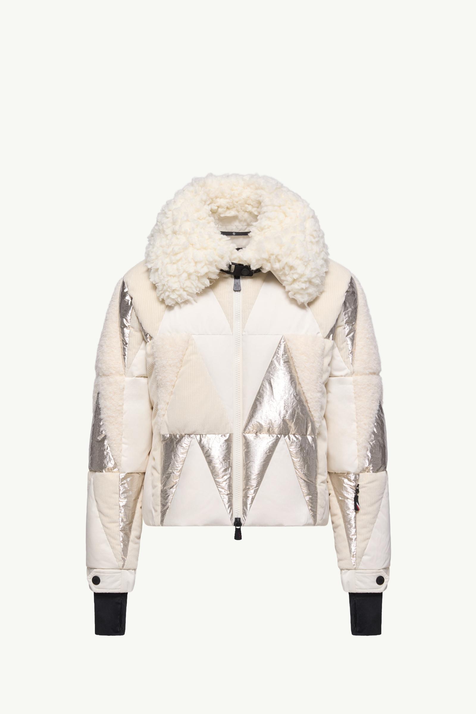 https://moncler-cdn.thron.com/api/v1/content-delivery/shares/dpx6uv/contents/K209G1A00006M8490P00_F/image/K209G1A00006M8490P00_F