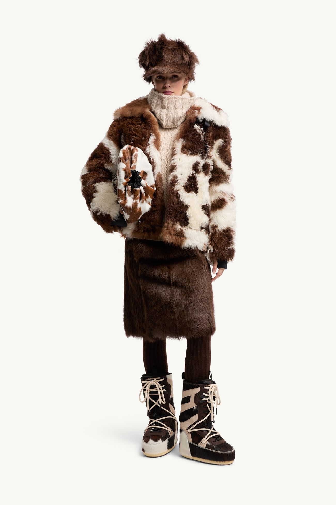 Chalanson kurze gepolsterte Jacke aus Shearling Damen Weiss & Braun Moncler 0