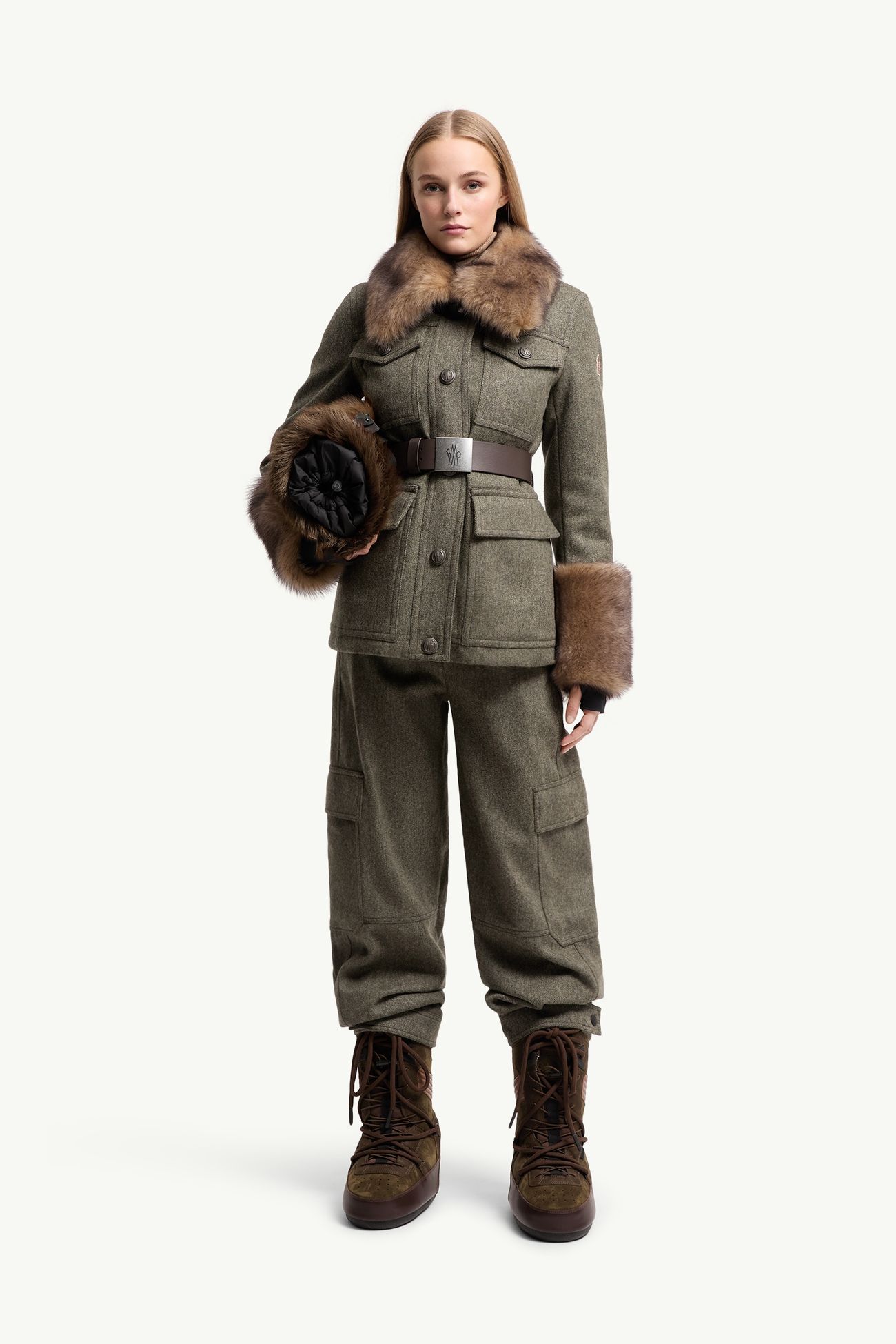 Plumífero de campo con ribete de lana y piel de oveja joven Devez Mujer Verde Oliva Moncler 0