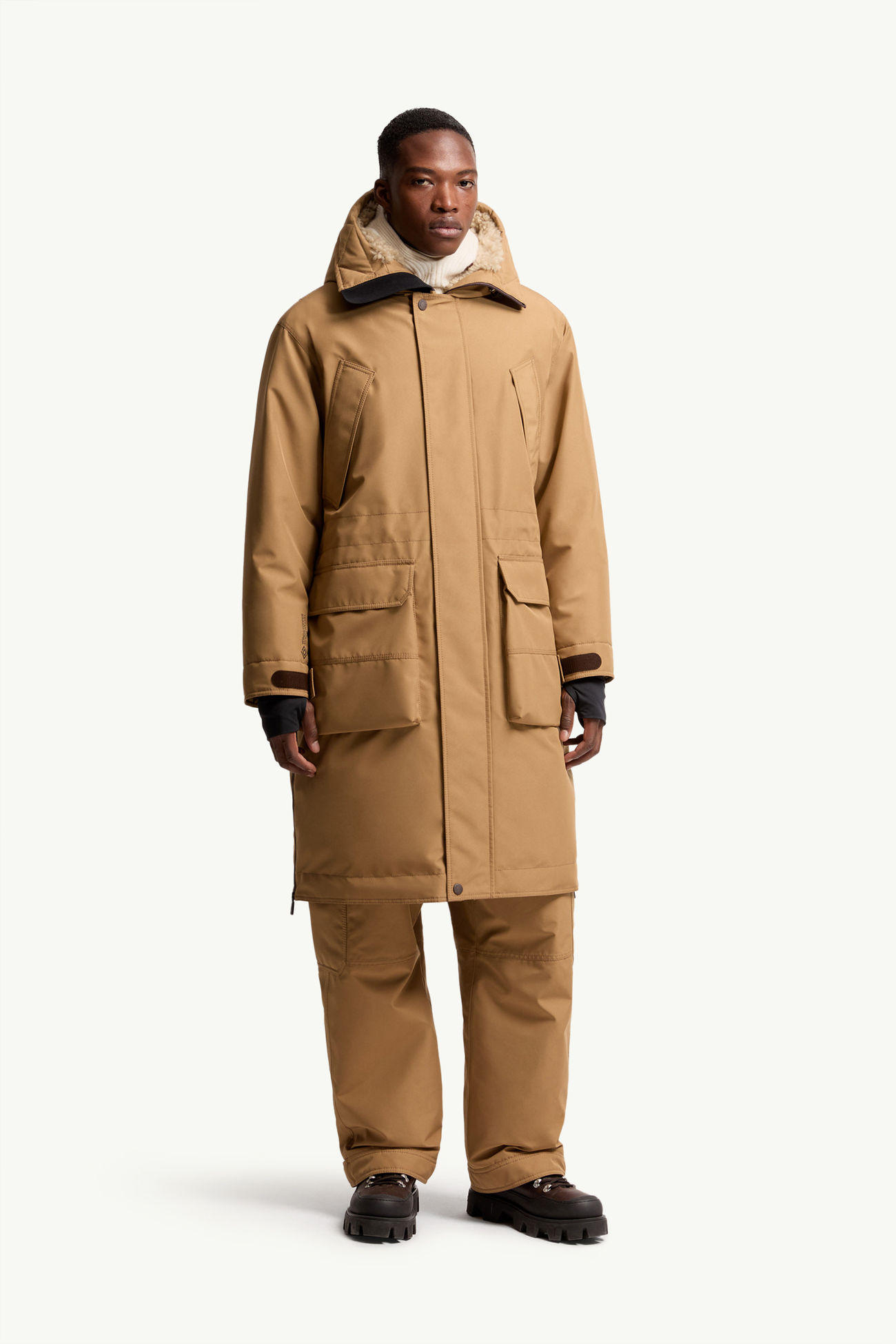 Giacca da sci lunga imbottita in GORE-TEX® laminato Foux con cappuccio Uomo Beige Cammello Moncler 3