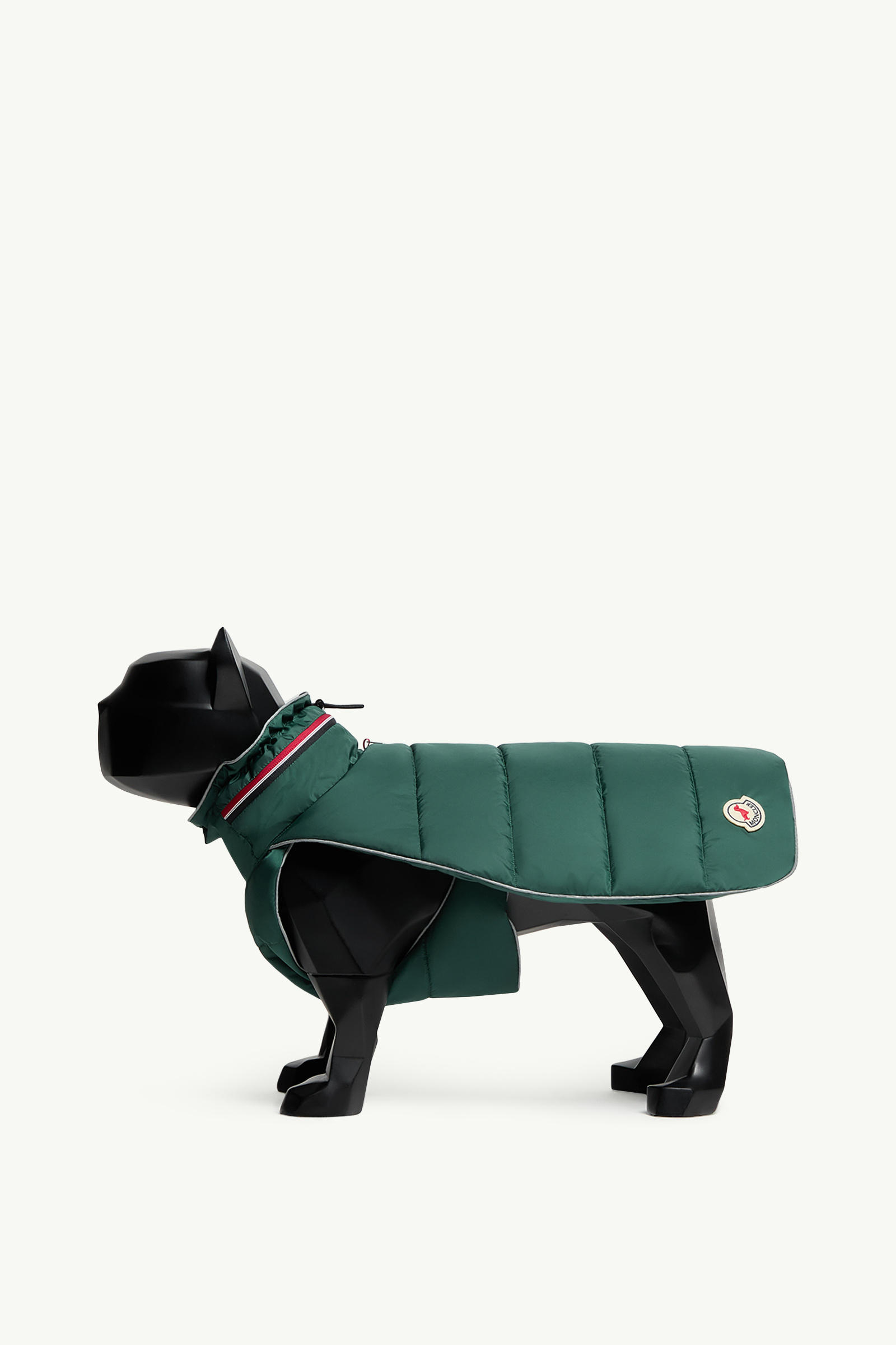 https://moncler-cdn.thron.com/api/v1/content-delivery/shares/dpx6uv/contents/K209O3G0000153A5E86G_F/image/K209O3G0000153A5E86G_F