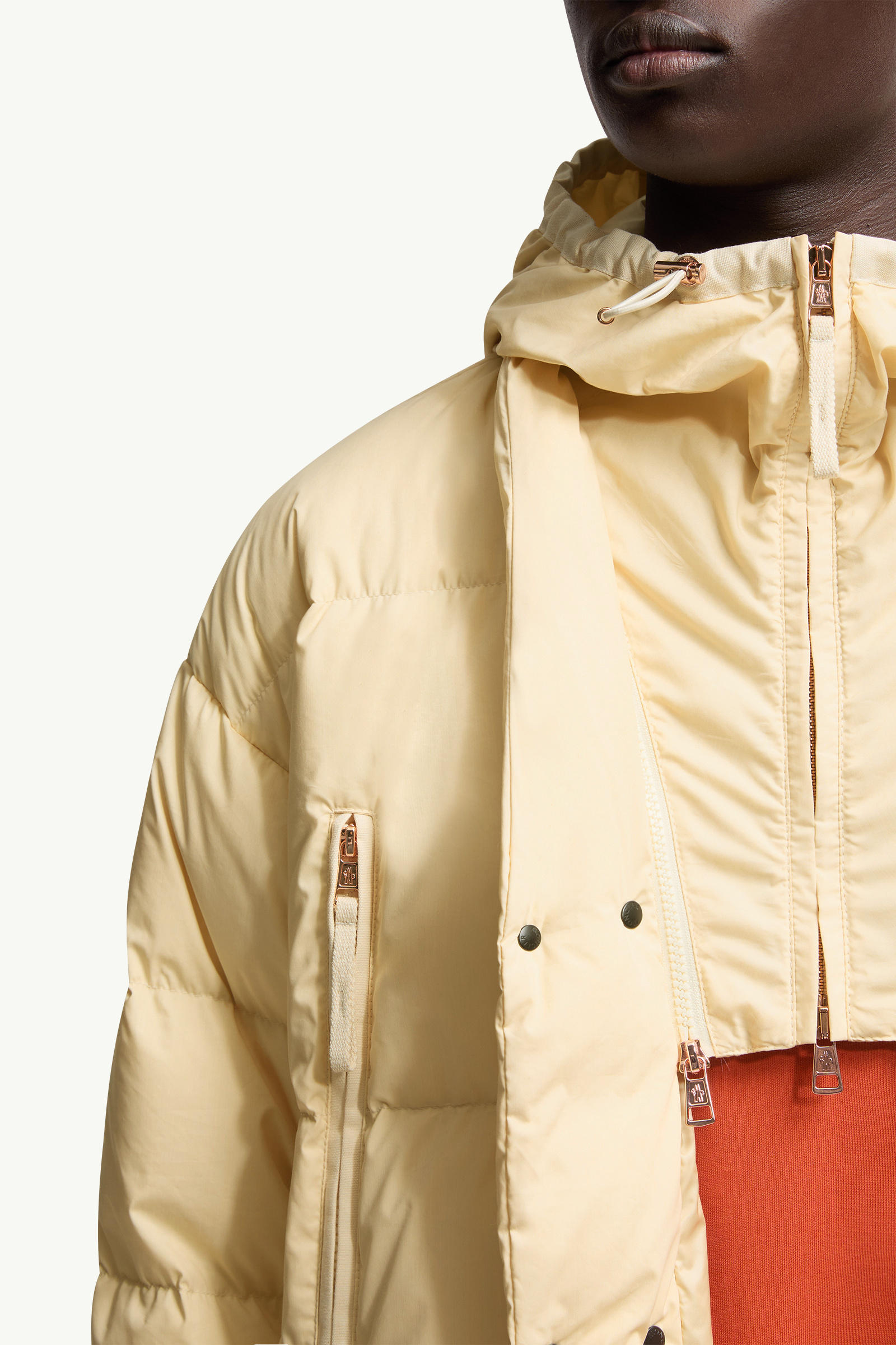 Moncler x Gilga Farm by Donald Glover Tangelo kurze Daunenjacke Genderneutral Ockergelb Moncler 8