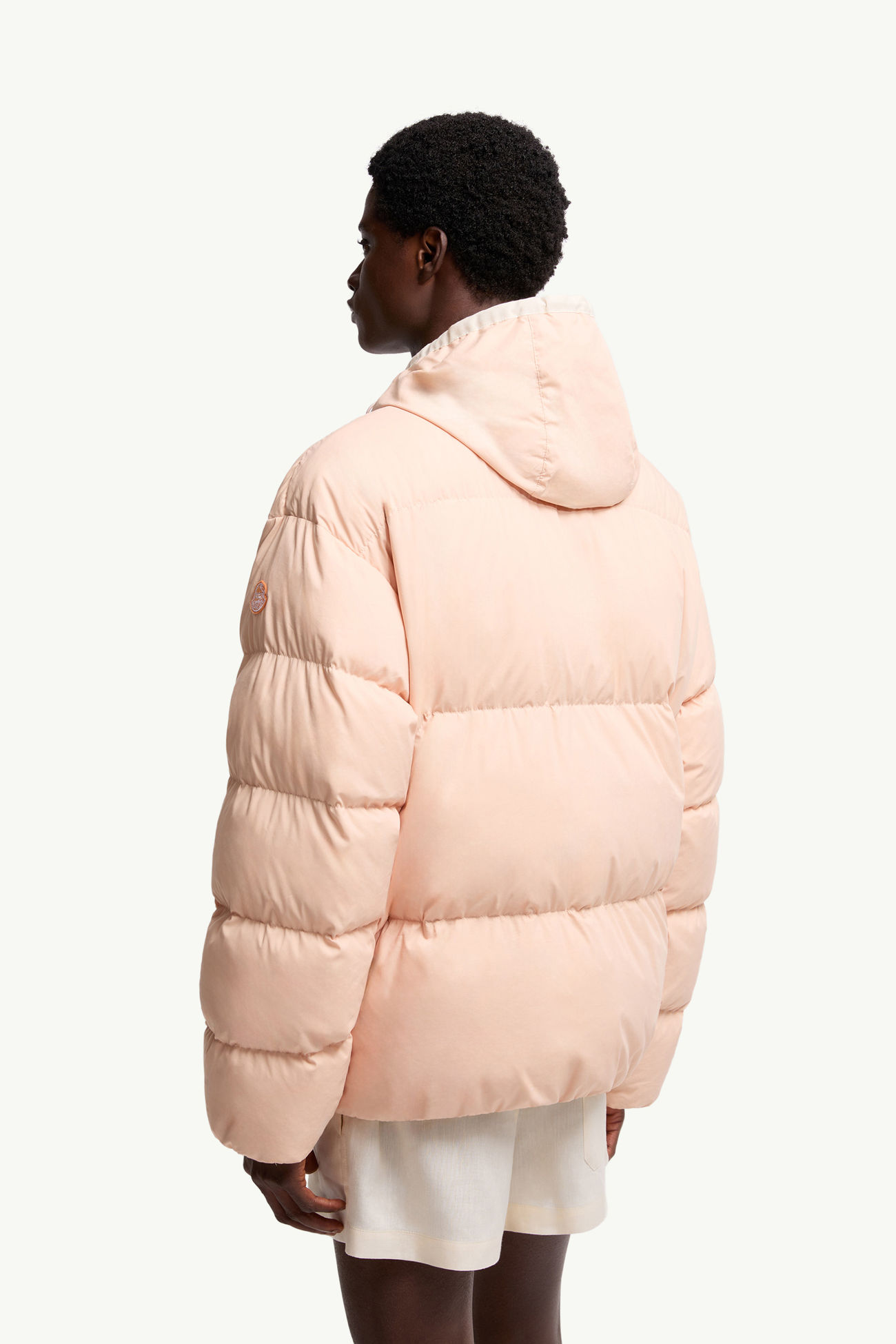 Moncler x Gilga Farm by Donald Glover Tangelo 쇼트 다운 재킷 남성 피치 핑크 Moncler 4