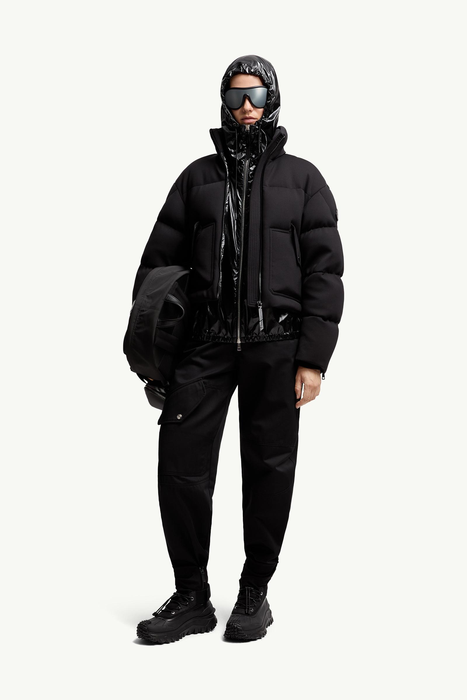 黑色Moncler x EE72 by Edward Enninful Seymour女士短款羽绒