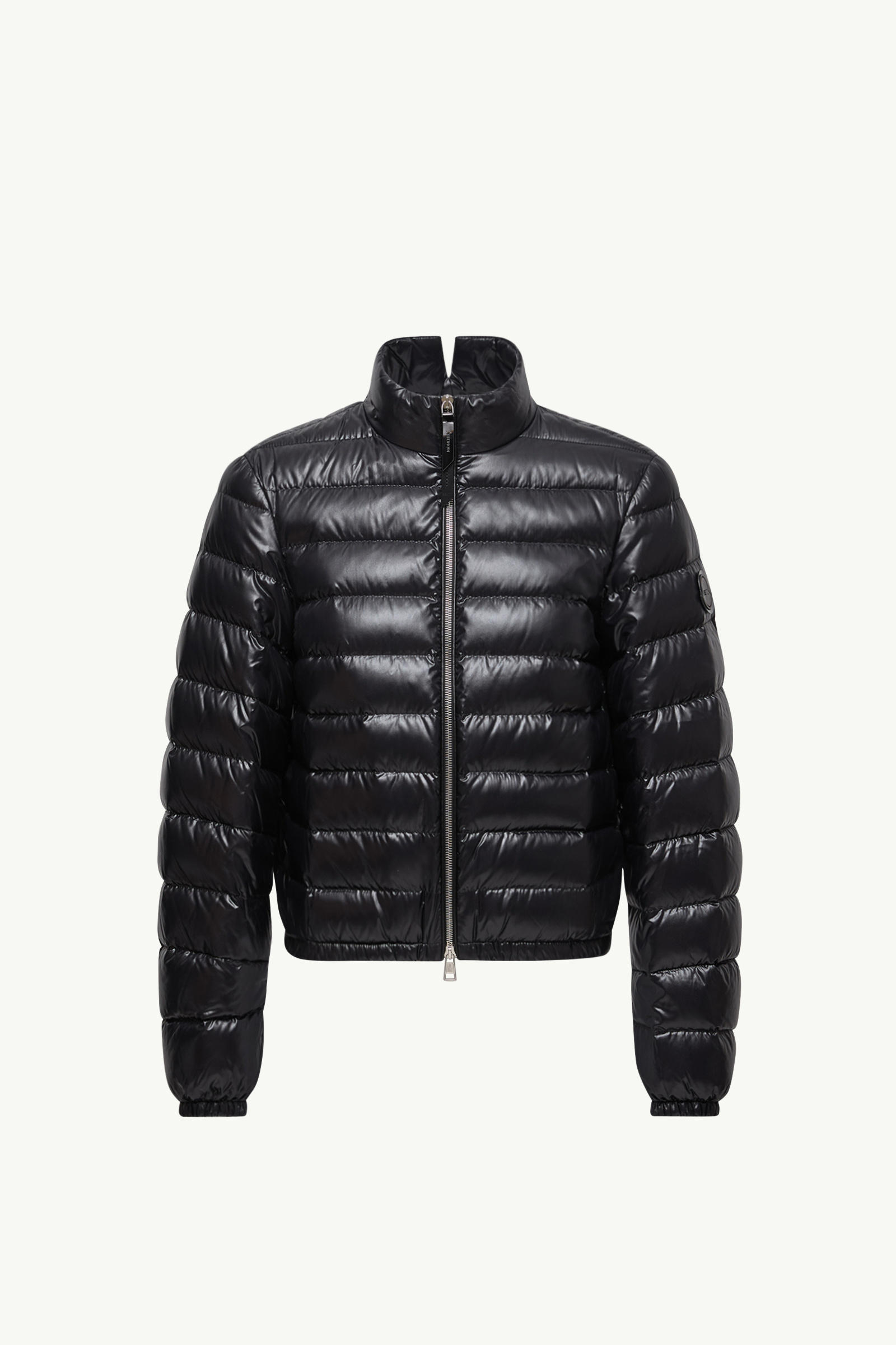 https://moncler-cdn.thron.com/api/v1/content-delivery/shares/dpx6uv/contents/K24031A00004M6525999_F/image/K24031A00004M6525999_F
