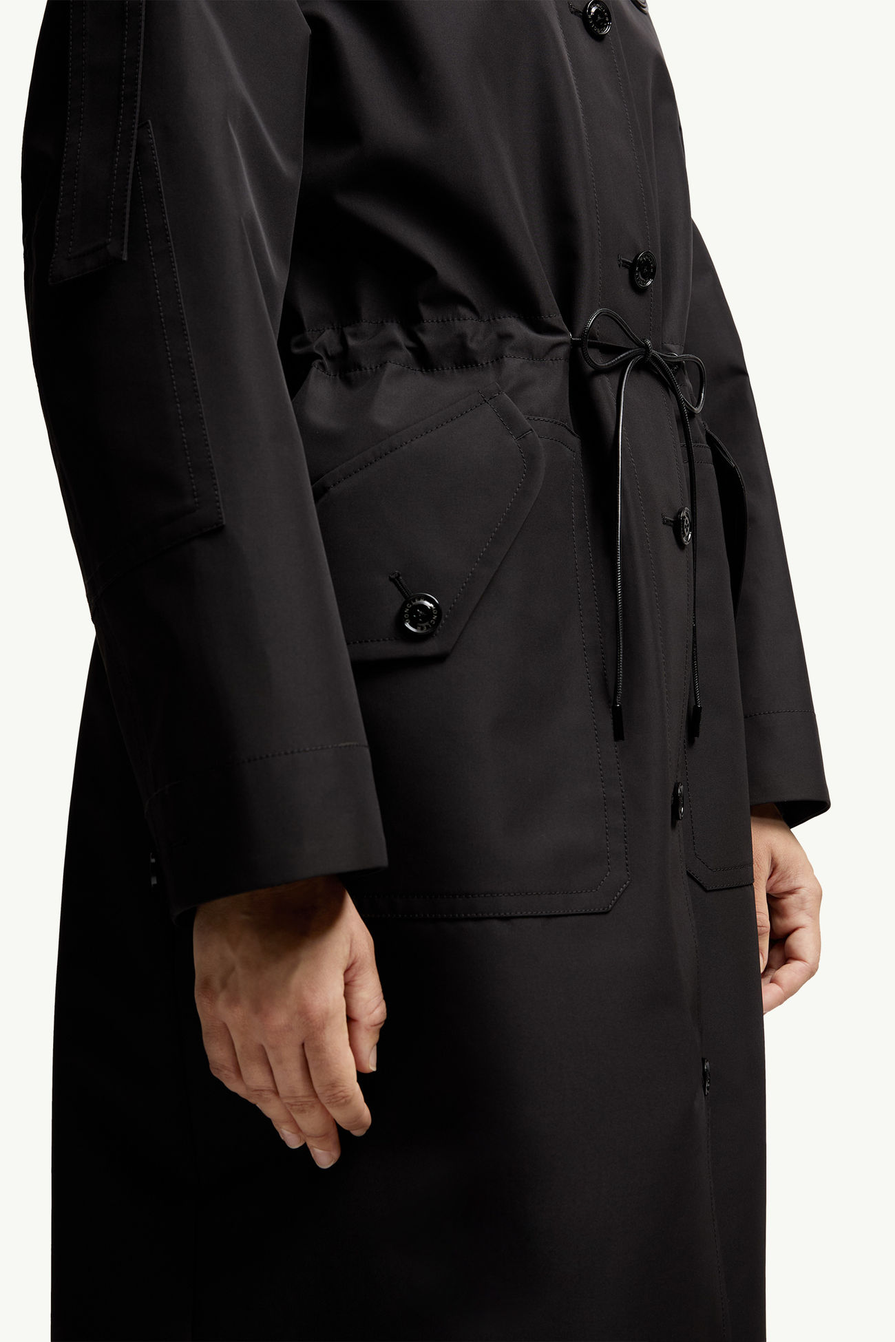 Moncler x EE72 by Edward Enninful Winifred トレンチコート レディース ブラック Moncler 5