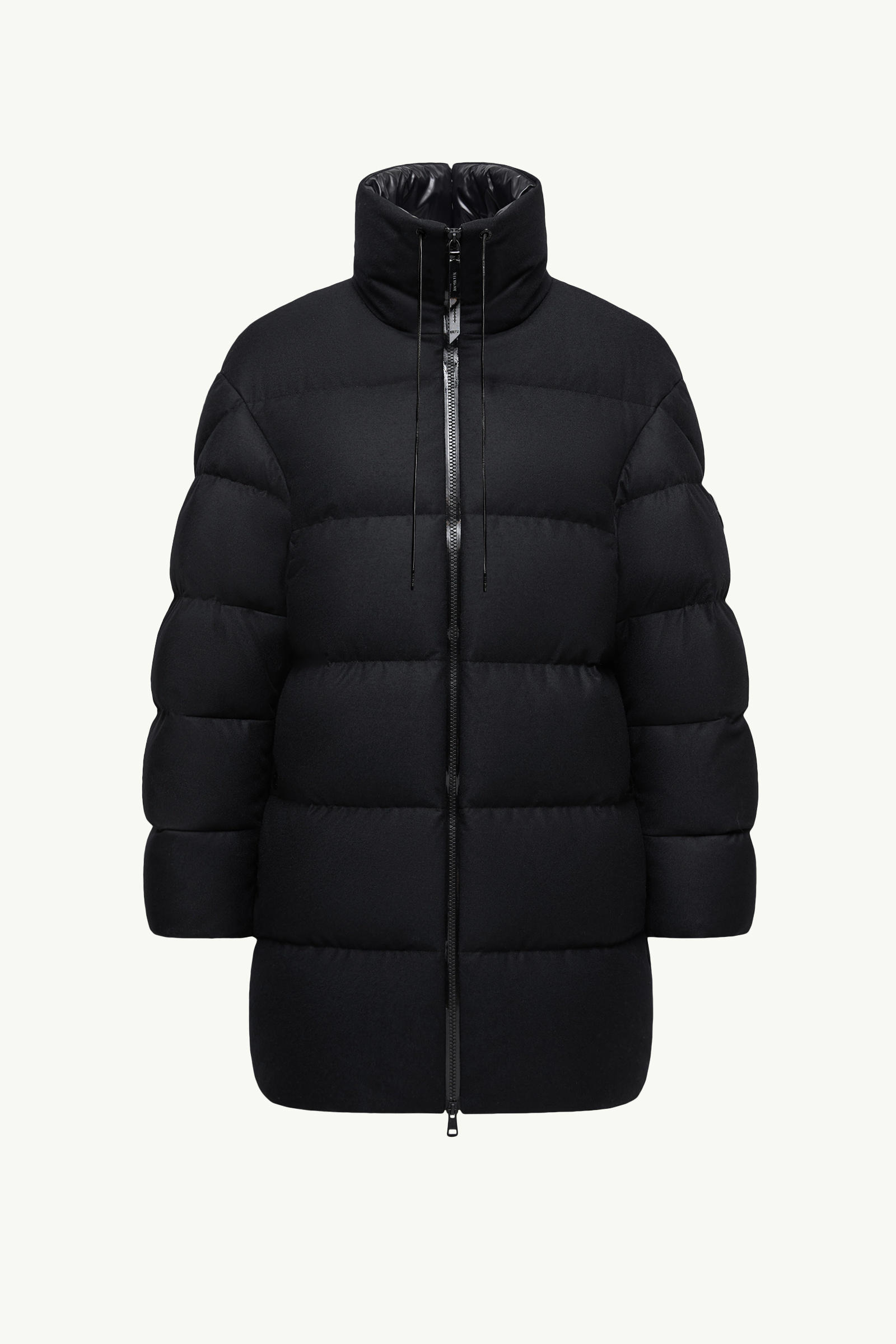 https://moncler-cdn.thron.com/api/v1/content-delivery/shares/dpx6uv/contents/K24031C00003M6516999_F/image/K24031C00003M6516999_F