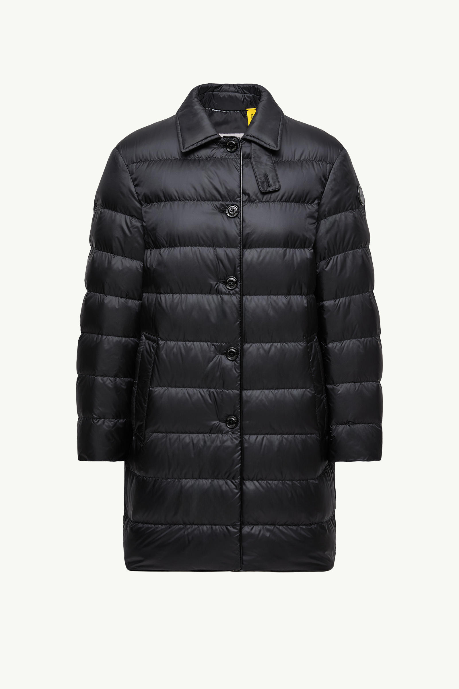 https://moncler-cdn.thron.com/api/v1/content-delivery/shares/dpx6uv/contents/K24031C00004M6526999_F/image/K24031C00004M6526999_F