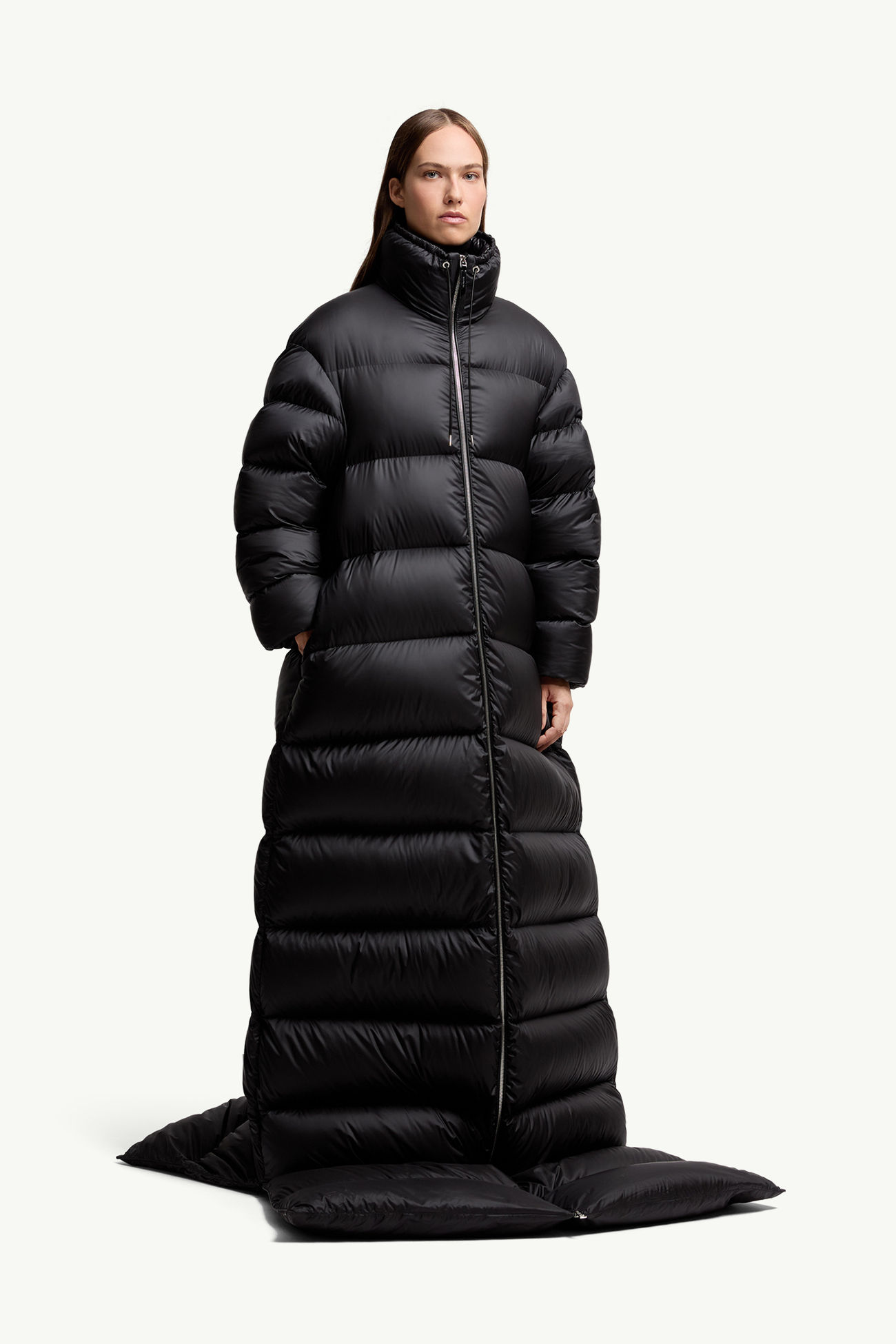 ブラック Moncler x EE72 by Edward Enninful Nametheun ロングダウン 