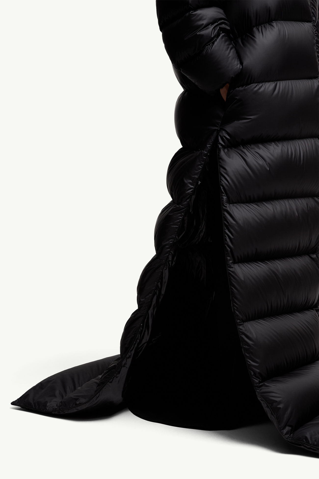 ブラック Moncler x EE72 by Edward Enninful Nametheun ロングダウン 