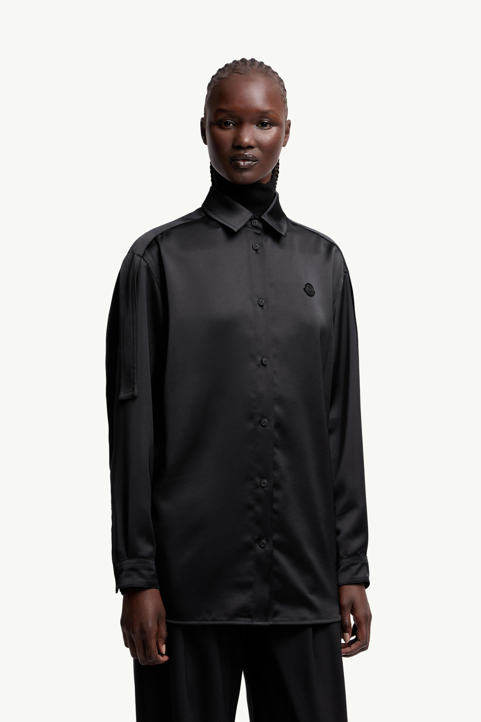 Moncler x EE72 by Edward Enninful Hemd aus Satin Damen Schwarz Moncler 3