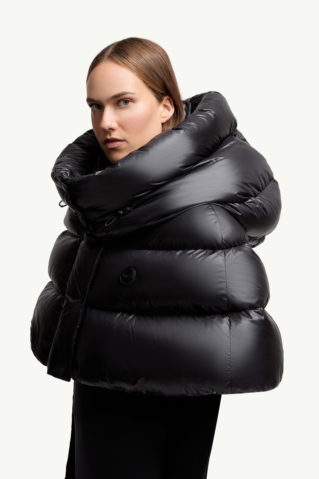 Moncler x EE72 by Edward Enninful連帽羽絨斗篷 女士 黑色 Moncler 1