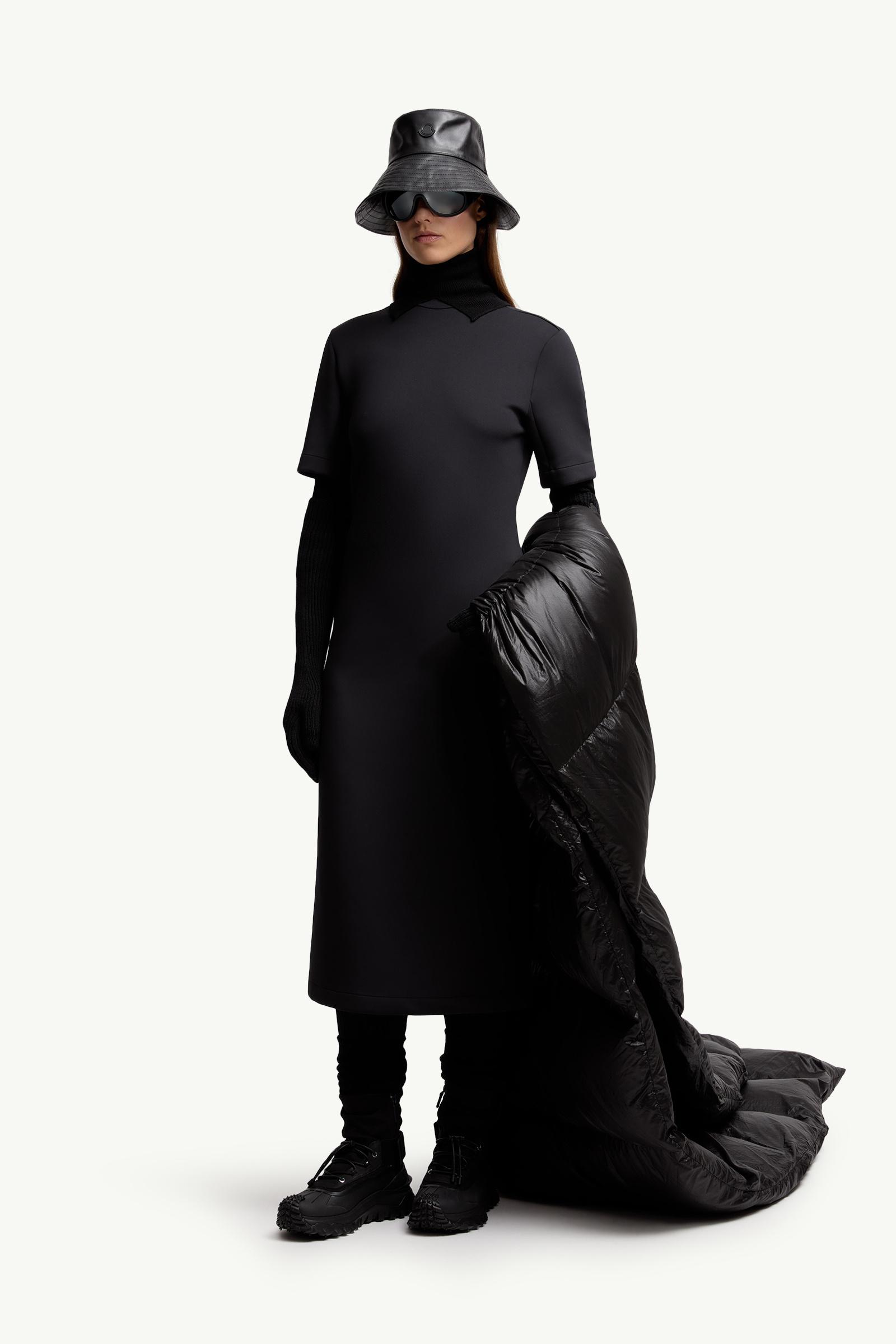 美品MONCLERモンクレール♪ETAINエタン　サイズ2　レース Black Moncler x EE72 by Edward Enninful Blas Short Down Jacket