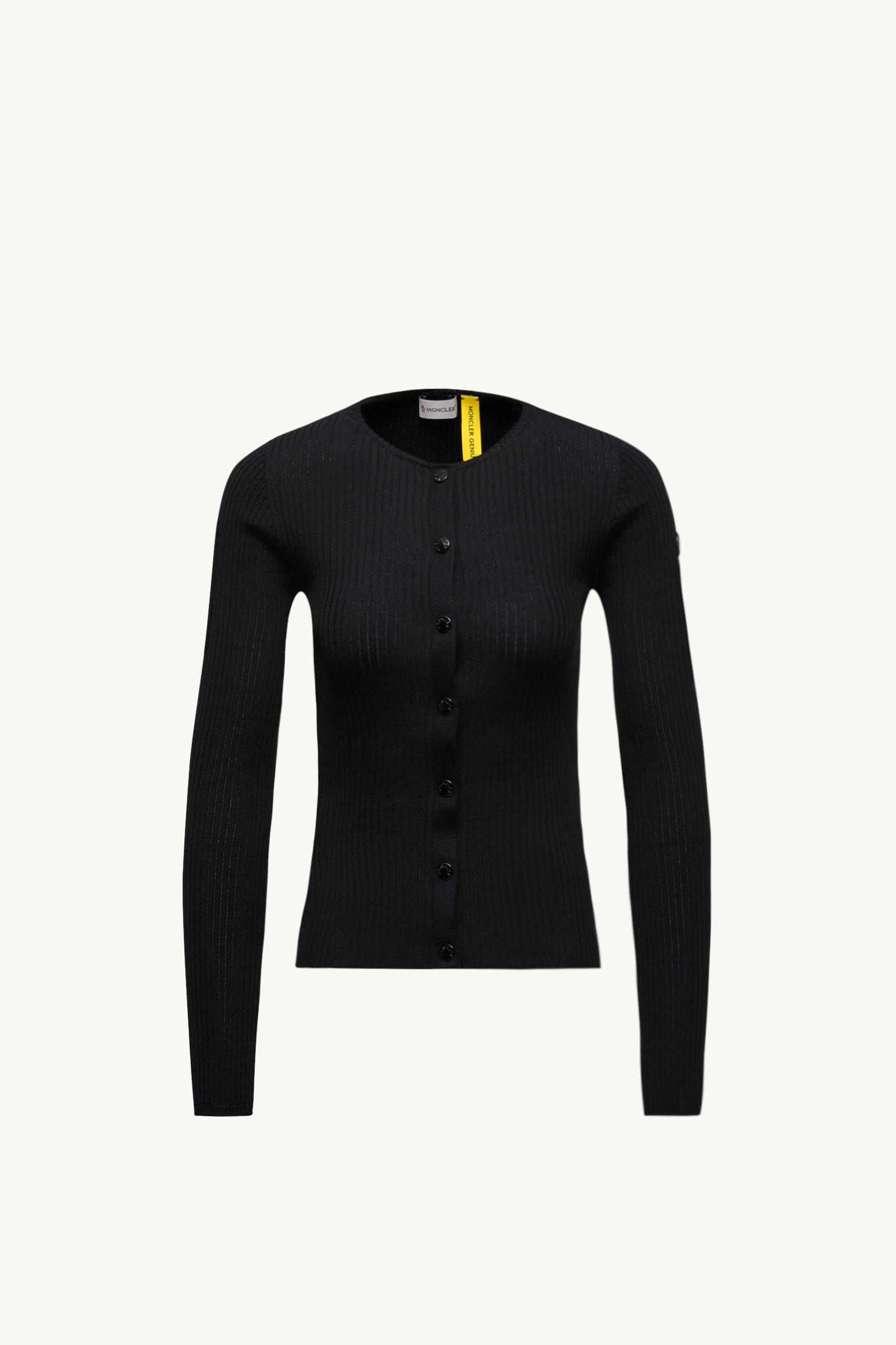https://moncler-cdn.thron.com/api/v1/content-delivery/shares/dpx6uv/contents/K24039B00003M1131999_F/image/K24039B00003M1131999_F