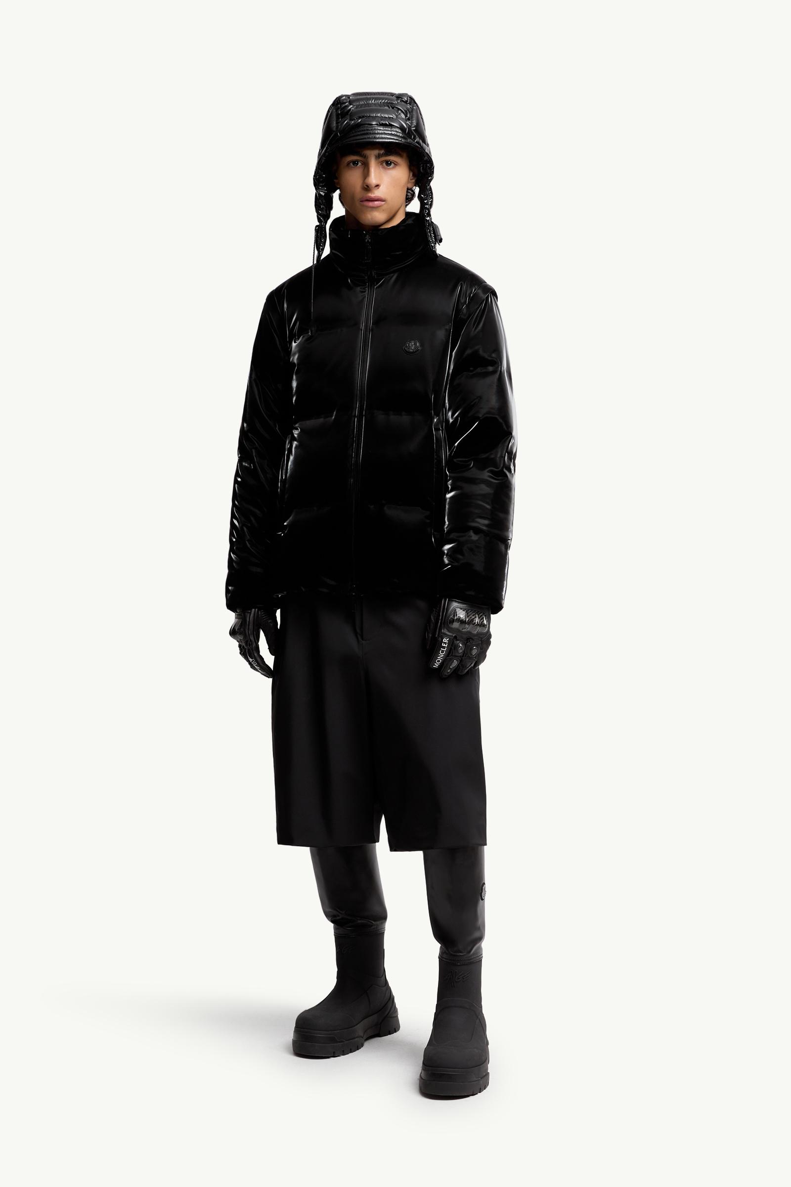 トクトクセール】MONCLER エンボス加工 ダウンジャケット 黒 ブラック 
