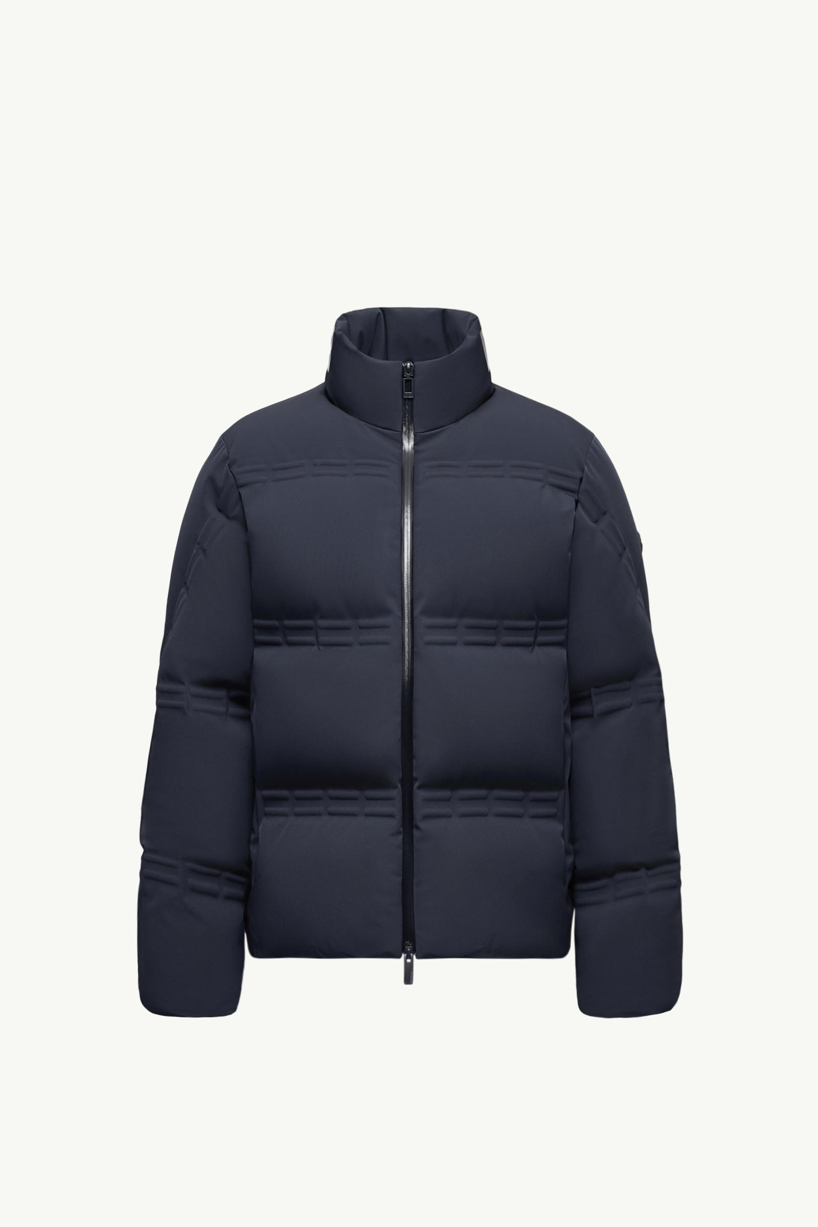 https://moncler-cdn.thron.com/api/v1/content-delivery/shares/dpx6uv/contents/K24041A00013M6979751_F/image/K24041A00013M6979751_F