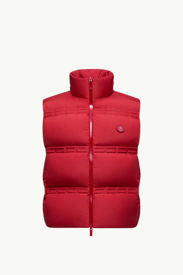 https://moncler-cdn.thron.com/api/v1/content-delivery/shares/dpx6uv/contents/K24041A00016M6979463_F/image/K24041A00016M6979463_F