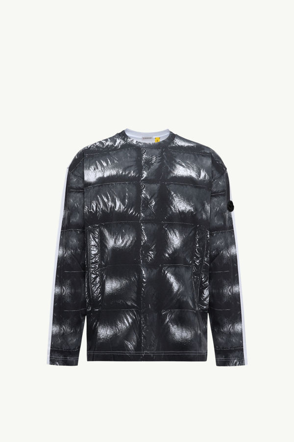 https://moncler-cdn.thron.com/api/v1/content-delivery/shares/dpx6uv/contents/K24048D0000189AYW999_F/image/K24048D0000189AYW999_F