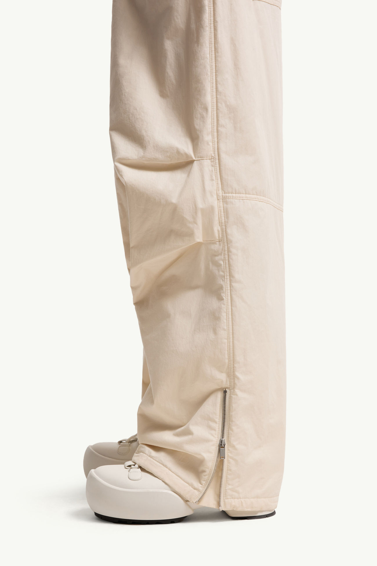 Pantaloni in cotone a gamba dritta Moncler + JIL SANDER Uomo Bianco Avorio Moncler 1