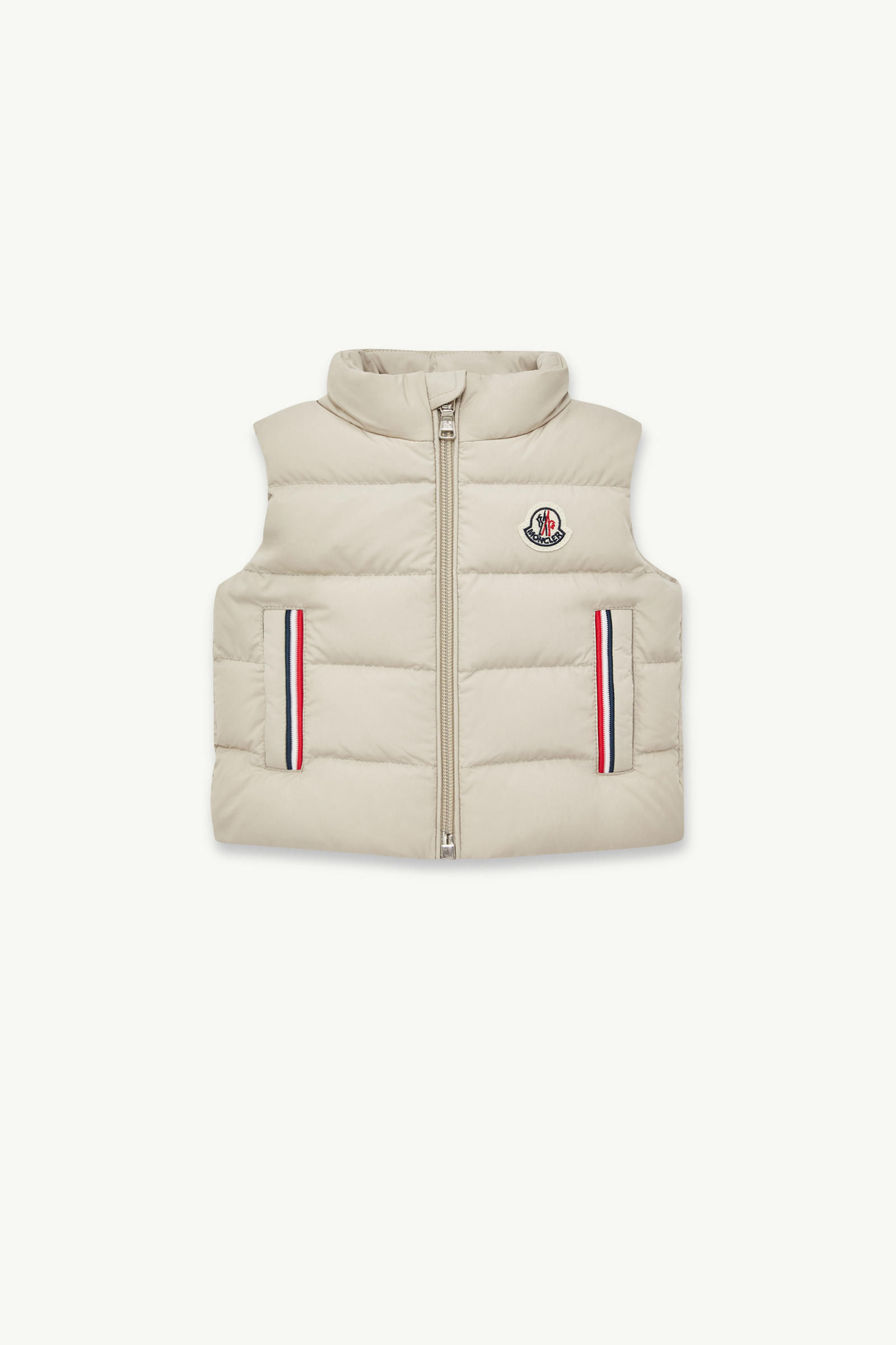 https://moncler-cdn.thron.com/api/v1/content-delivery/shares/dpx6uv/contents/K29511A00010597YW20N_F/image/K29511A00010597YW20N_F