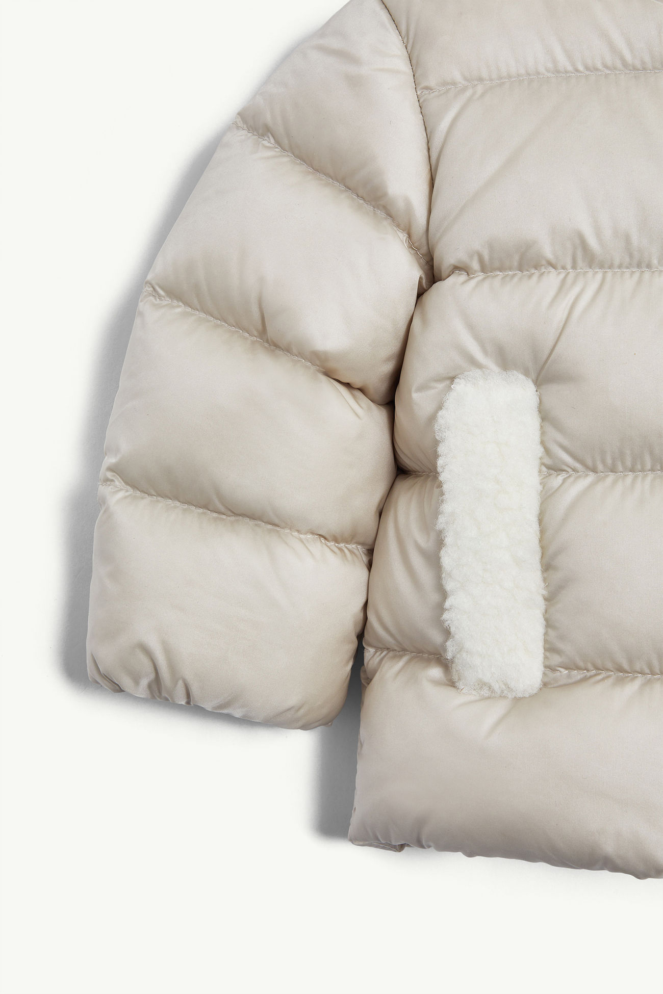 Borgan Daunenjacke mit Kapuze und Teddy-Besatz Genderneutral Eisgrau Moncler 3