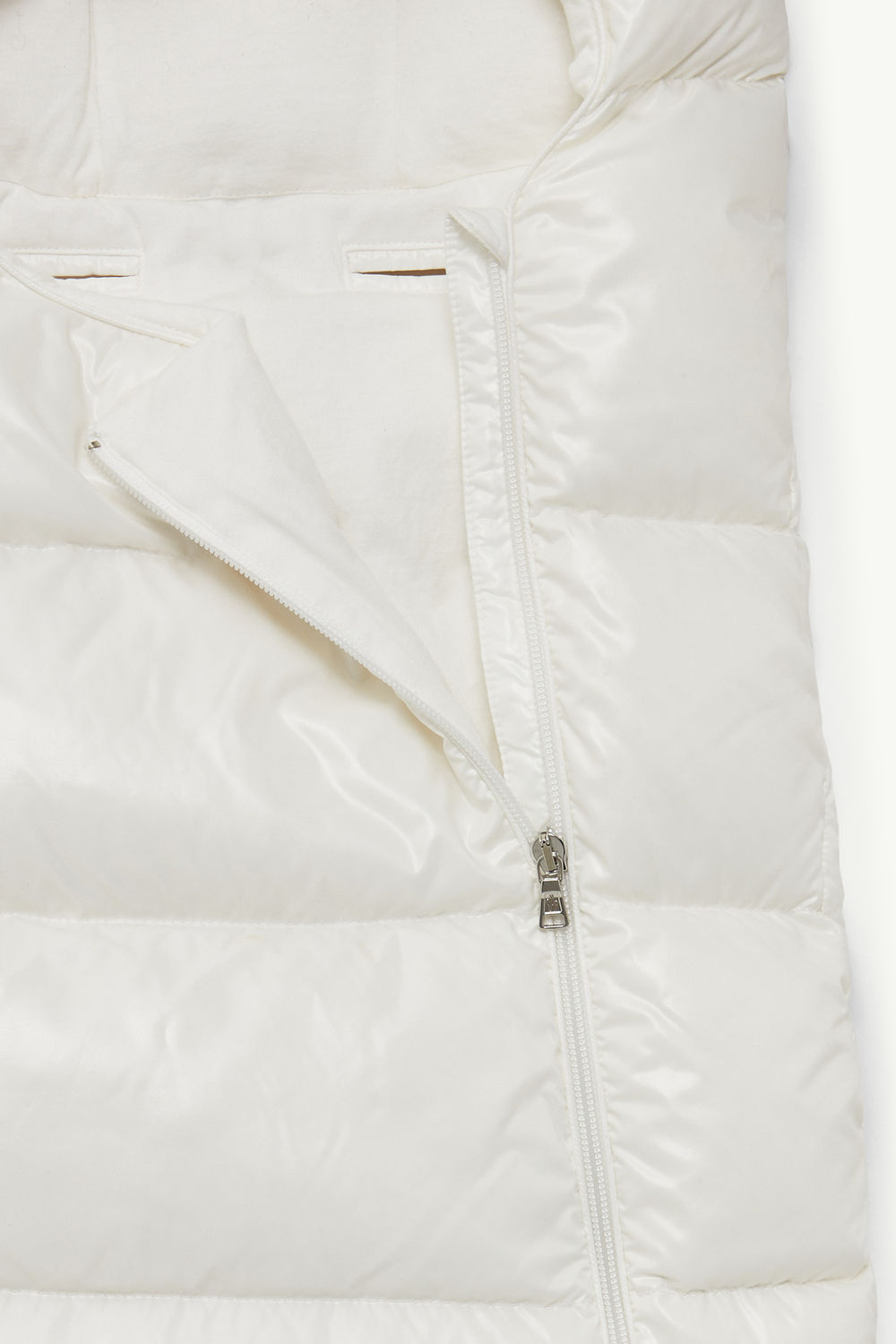 Down-Filled Baby Nest Gender Neutral White Moncler 1