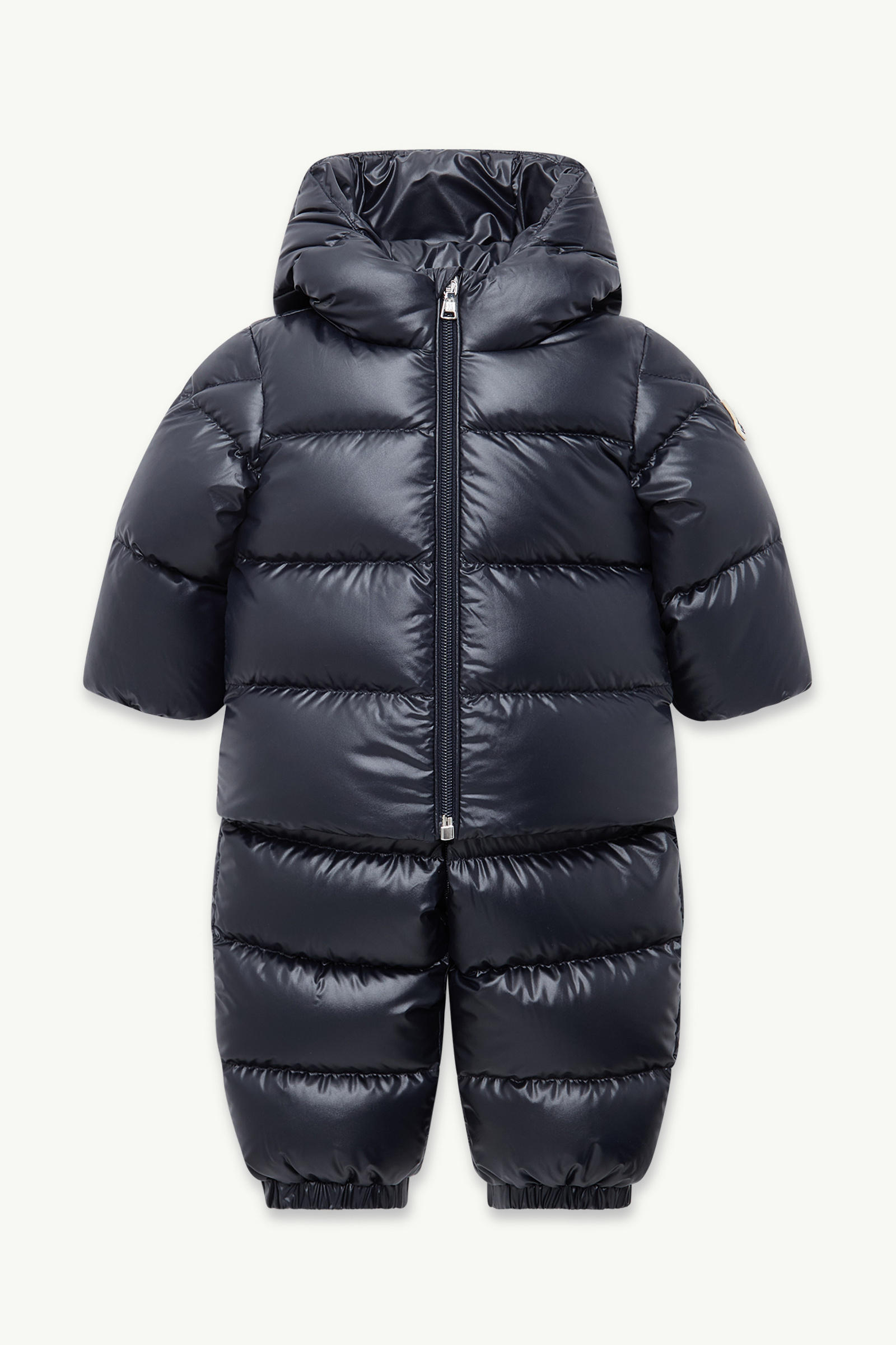 https://moncler-cdn.thron.com/api/v1/content-delivery/shares/dpx6uv/contents/K29511F00001597YX778_F/image/K29511F00001597YX778_F