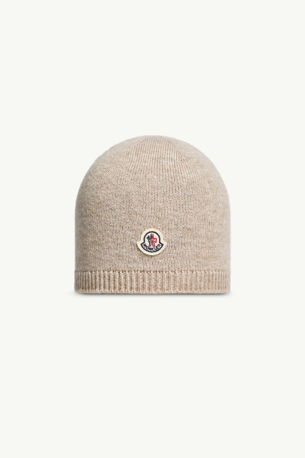 https://moncler-cdn.thron.com/api/v1/content-delivery/shares/dpx6uv/contents/K29513B00002M1223230_F/image/K29513B00002M1223230_F