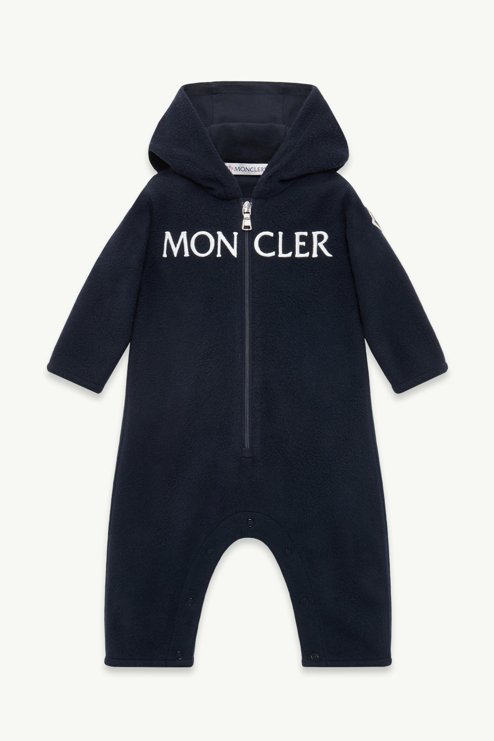https://moncler-cdn.thron.com/api/v1/content-delivery/shares/dpx6uv/contents/K29518L0000380093778_F/image/K29518L0000380093778_F