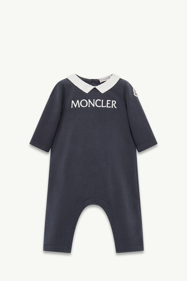 https://moncler-cdn.thron.com/api/v1/content-delivery/shares/dpx6uv/contents/K29518L0000489A23778_F/image/K29518L0000489A23778_F