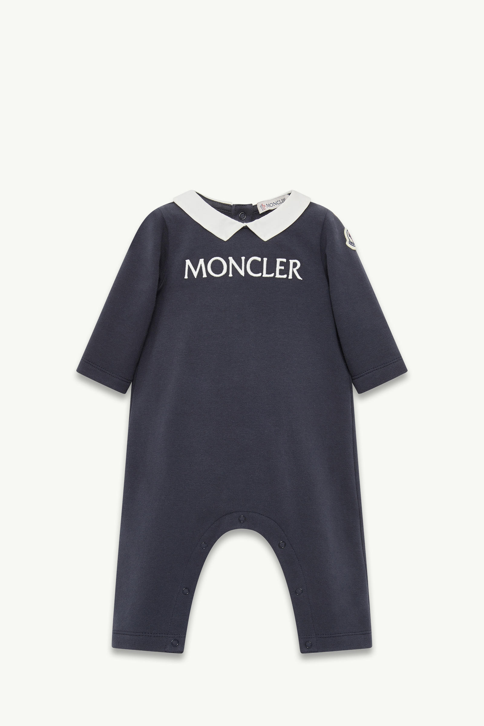 https://moncler-cdn.thron.com/api/v1/content-delivery/shares/dpx6uv/contents/K29518L0000489A23778_F/image/K29518L0000489A23778_F