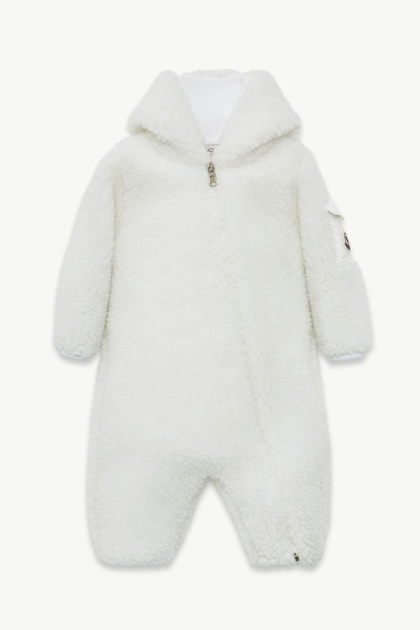 https://moncler-cdn.thron.com/api/v1/content-delivery/shares/dpx6uv/contents/K29518L0000989A3X032_F/image/K29518L0000989A3X032_F