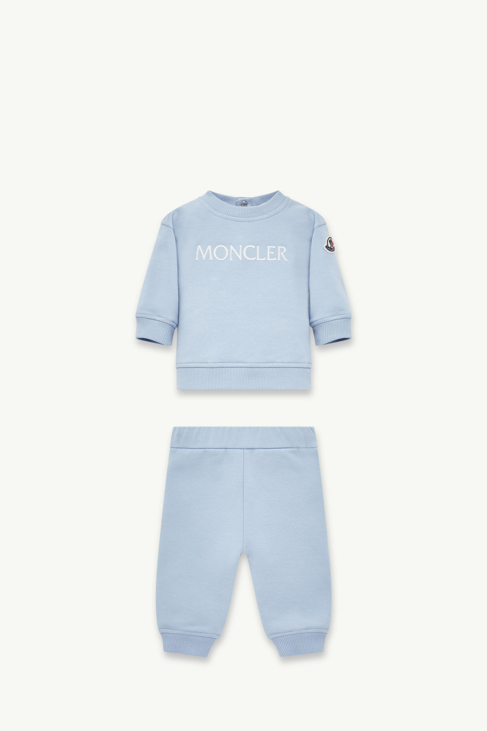 https://moncler-cdn.thron.com/api/v1/content-delivery/shares/dpx6uv/contents/K29518M0000289A23702_F/image/K29518M0000289A23702_F